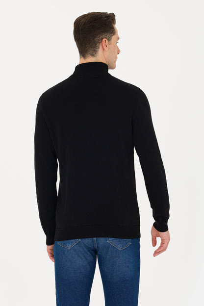 Black Turtleneck Sweater With Logo_G081SZ0TK0 1629690_VR046_03