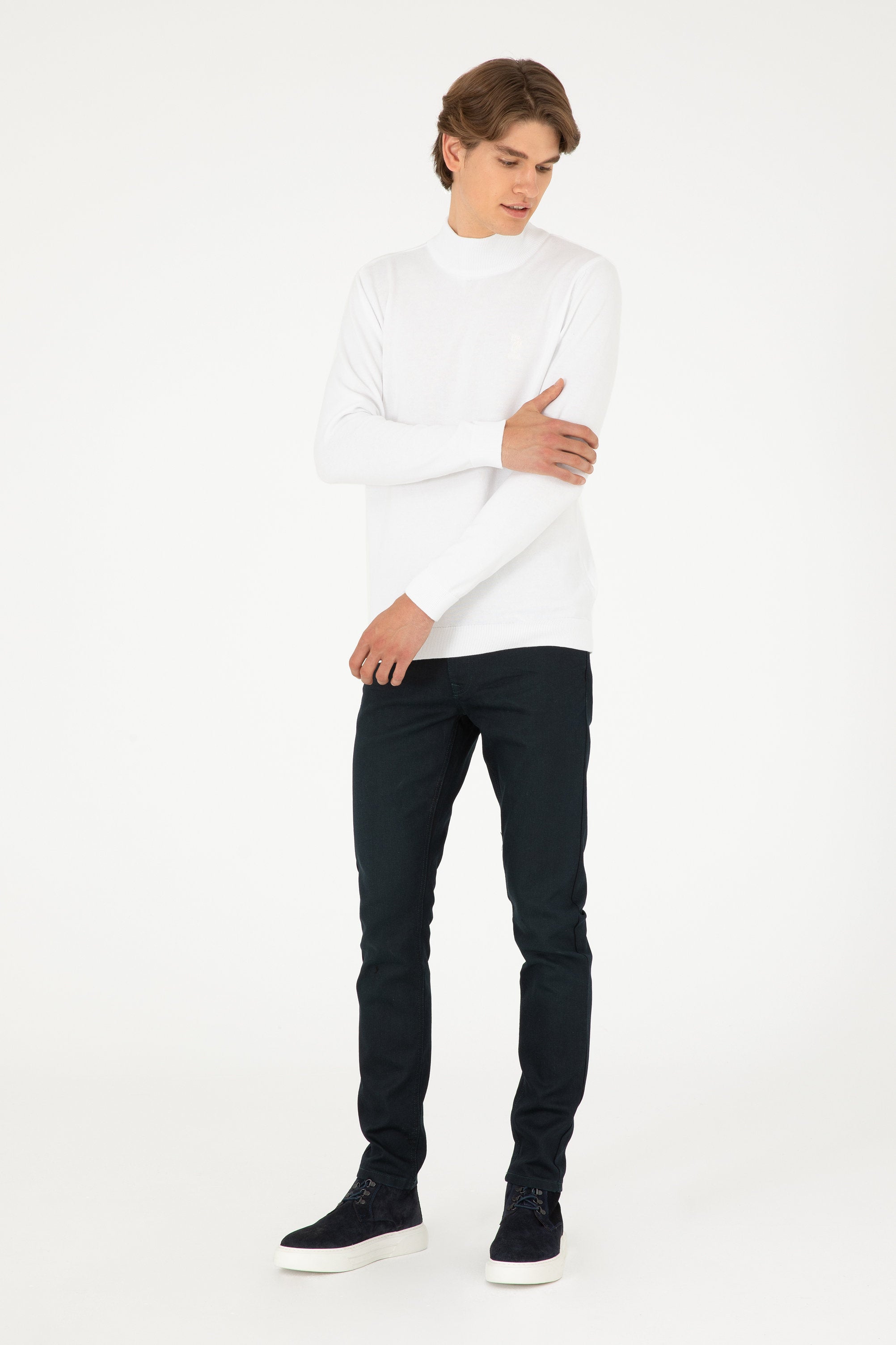 White Turtleneck Pullover_G081SZ0TK0 1920947_VR013_04