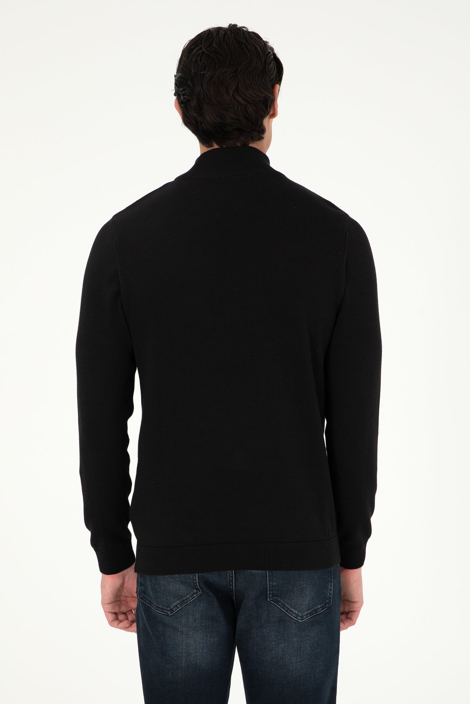 Black Turtleneck Pullover_G081SZ0TK0 1920947_VR046_05