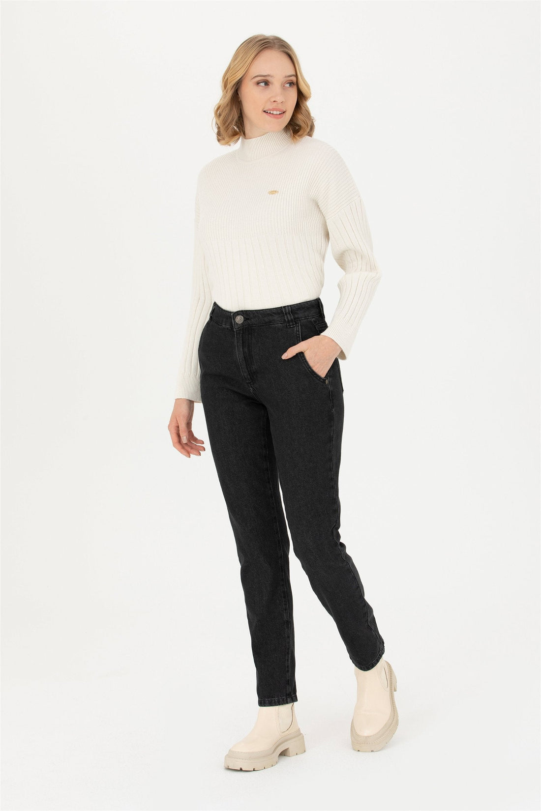 Black Jeans_G082GL0800 1688253_DN0027_01