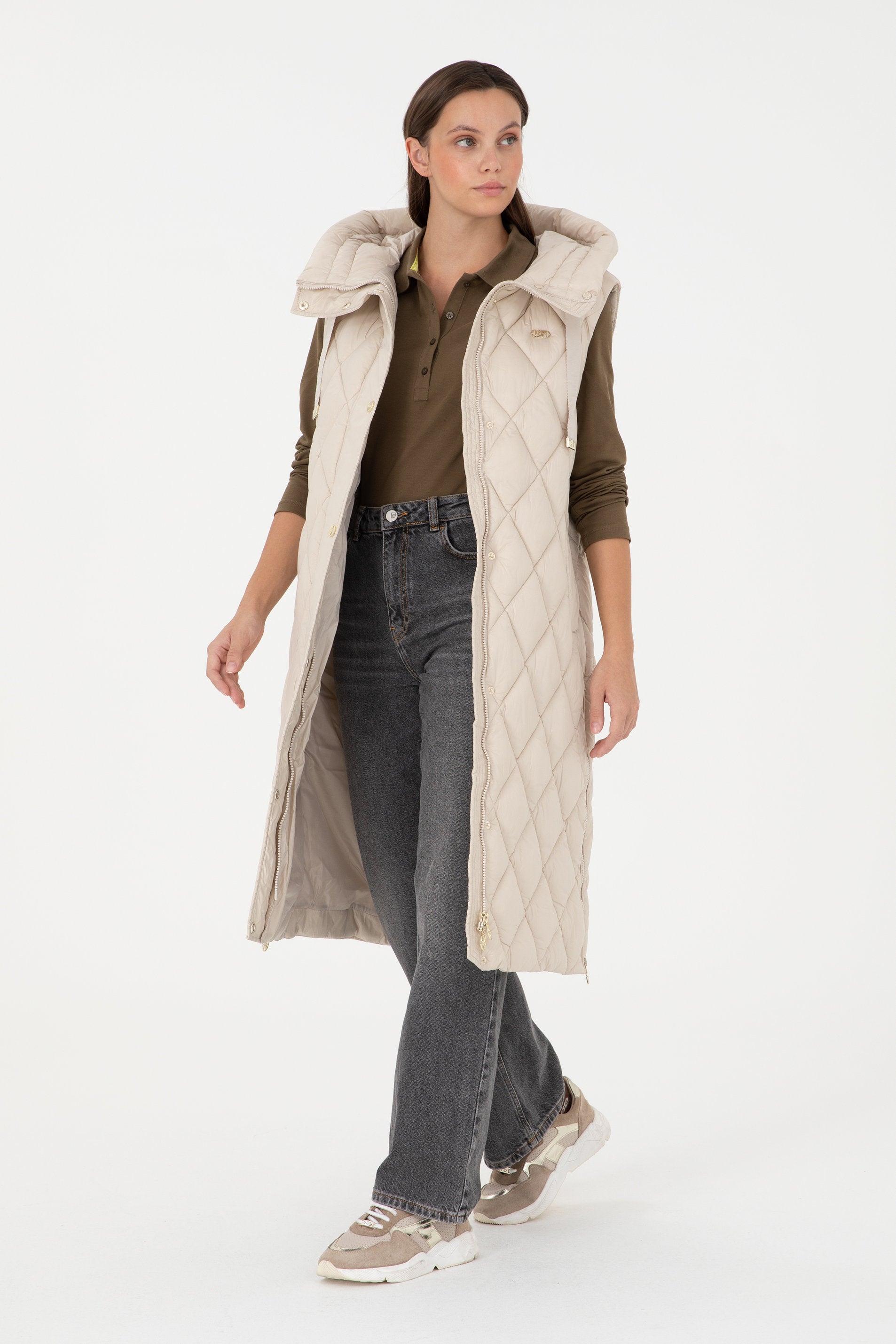 Beige Long Quilted Puffer Vest_G082SZ0100 1939736_VR071_04