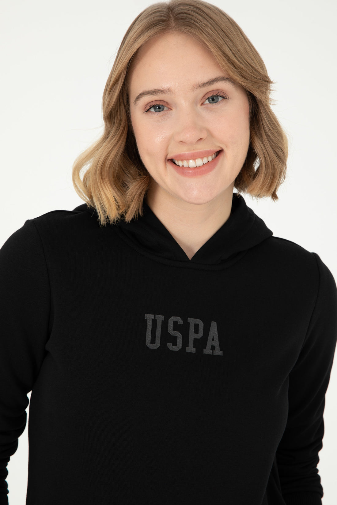 Black Hoodie with Uspa Logo_G082SZ0820 1939176_VR046_02