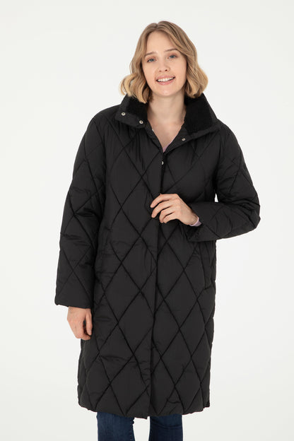 Black Quilted Puffer Coat with Hood_G082SZ0KS0 1939823_VR046_03