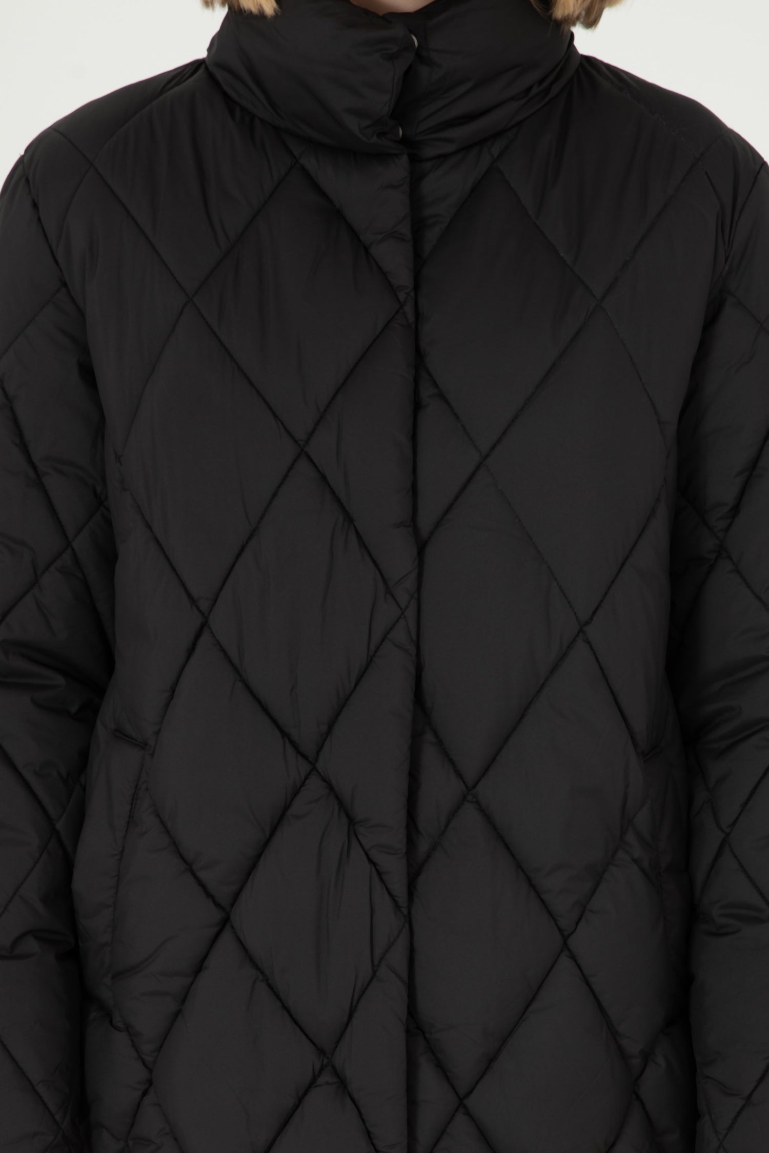 Black Quilted Puffer Coat with Hood_G082SZ0KS0 1939823_VR046_07