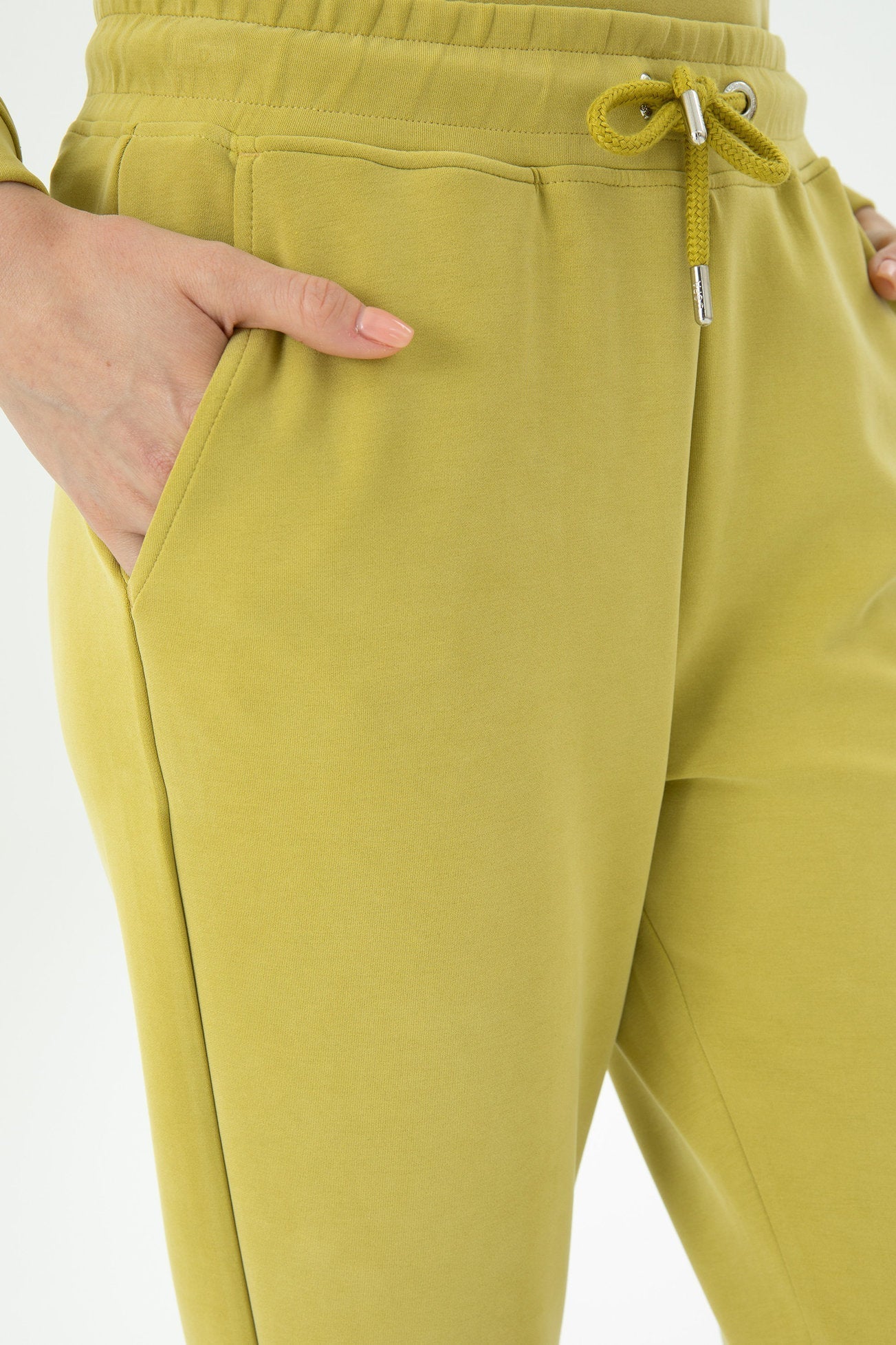 Yellow Sweatpants_G082SZ0OP0 1708939_VR087_05