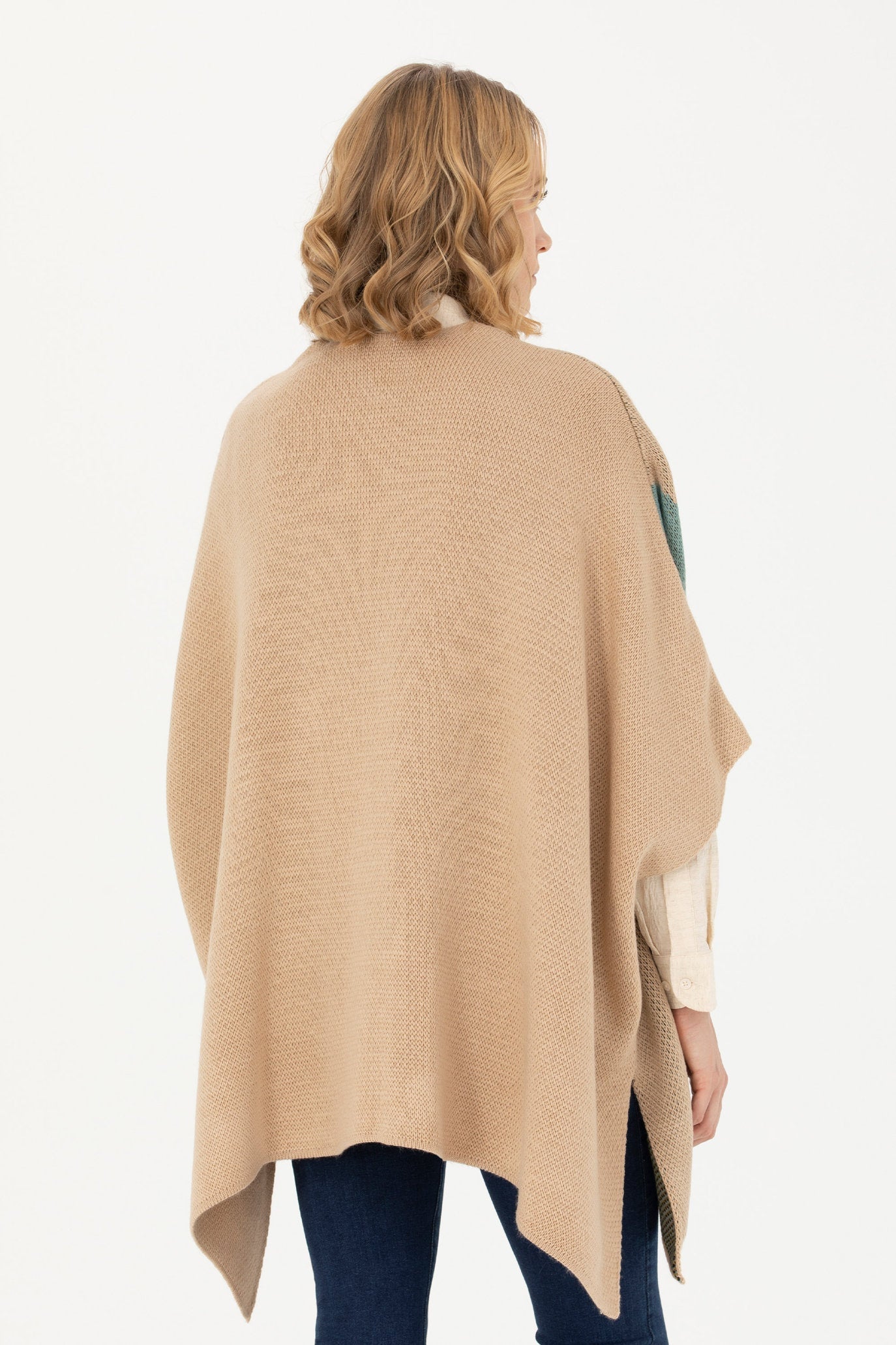 Beige Ponchos_G082SZ0TH0 1660122_VR085_05