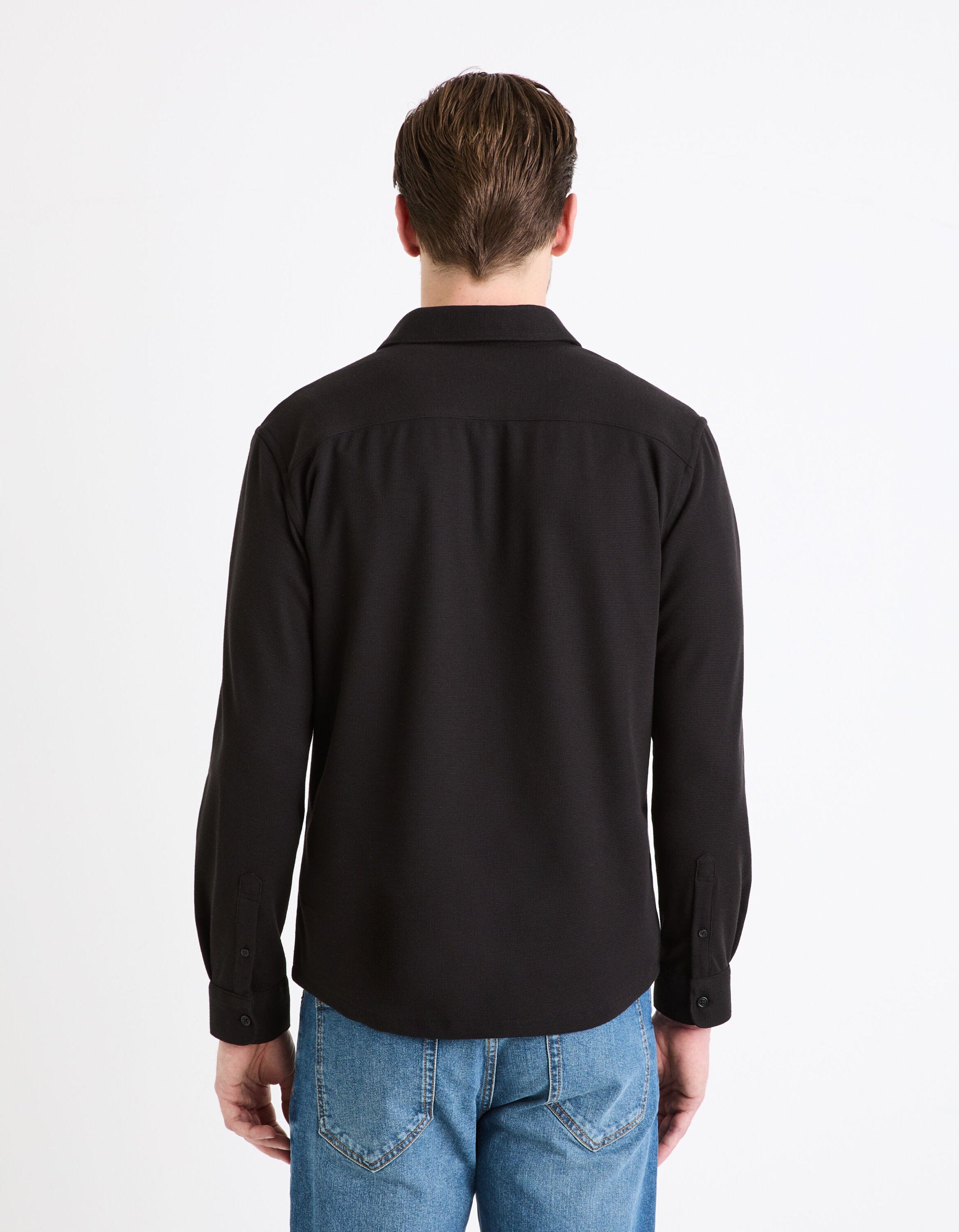 Regular Plain Embossed Shirt_GAWAFFLE_BLACK_04