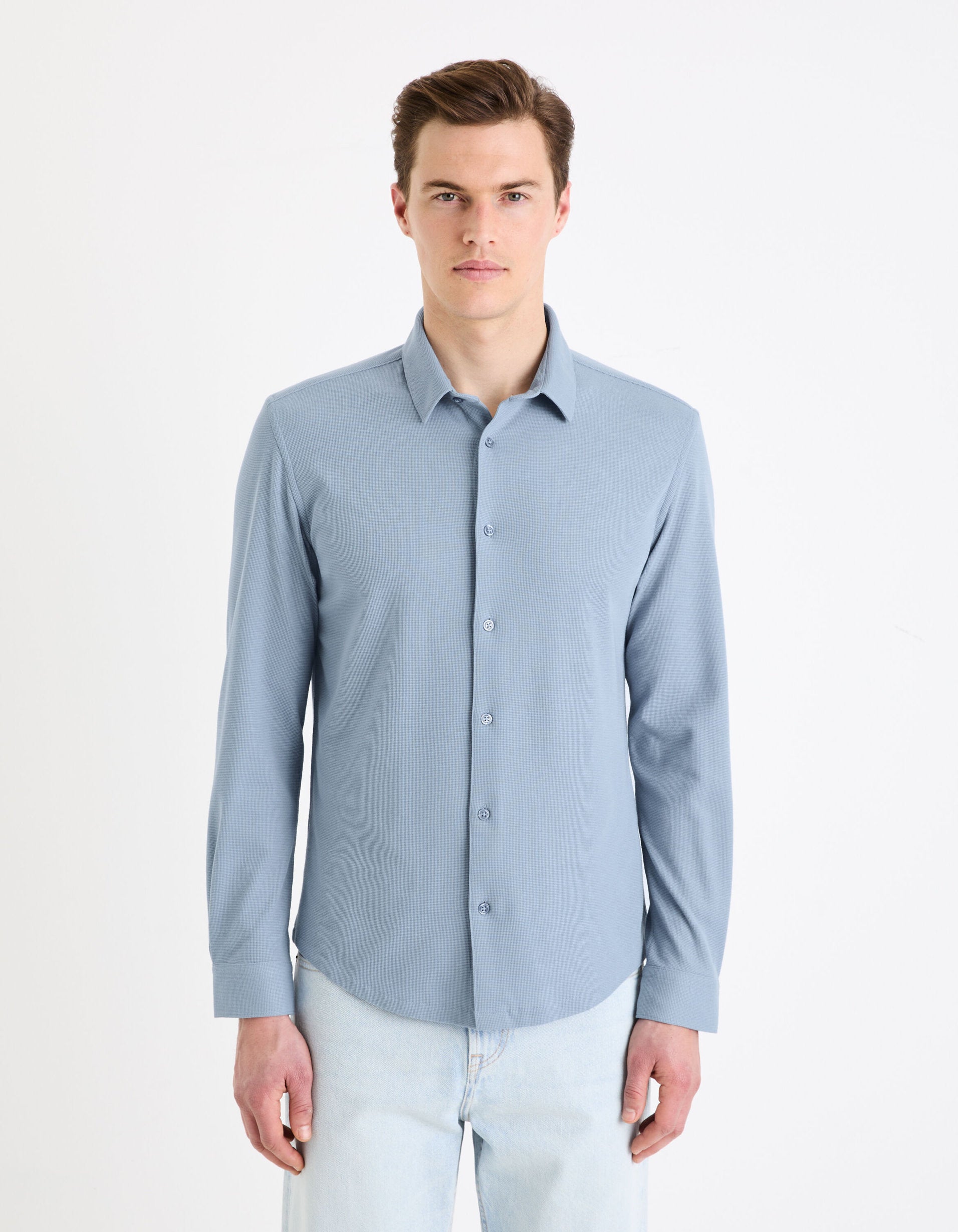 Regular Plain Embossed Shirt_GAWAFFLE_LIGHT BLUE_03