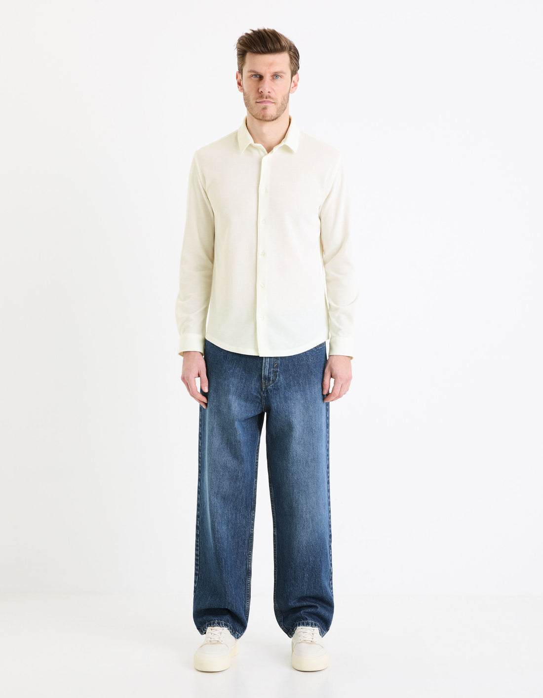 Regular Plain Embossed Shirt_GAWAFFLE_WHITE_02