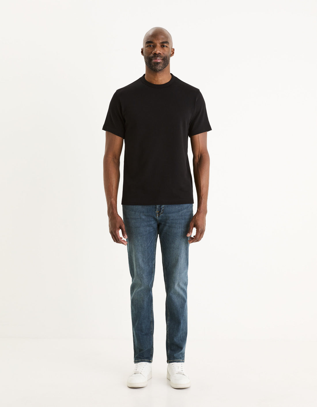 Round-Neck Cotton T-Shirt_GEFALL_BLACK_02