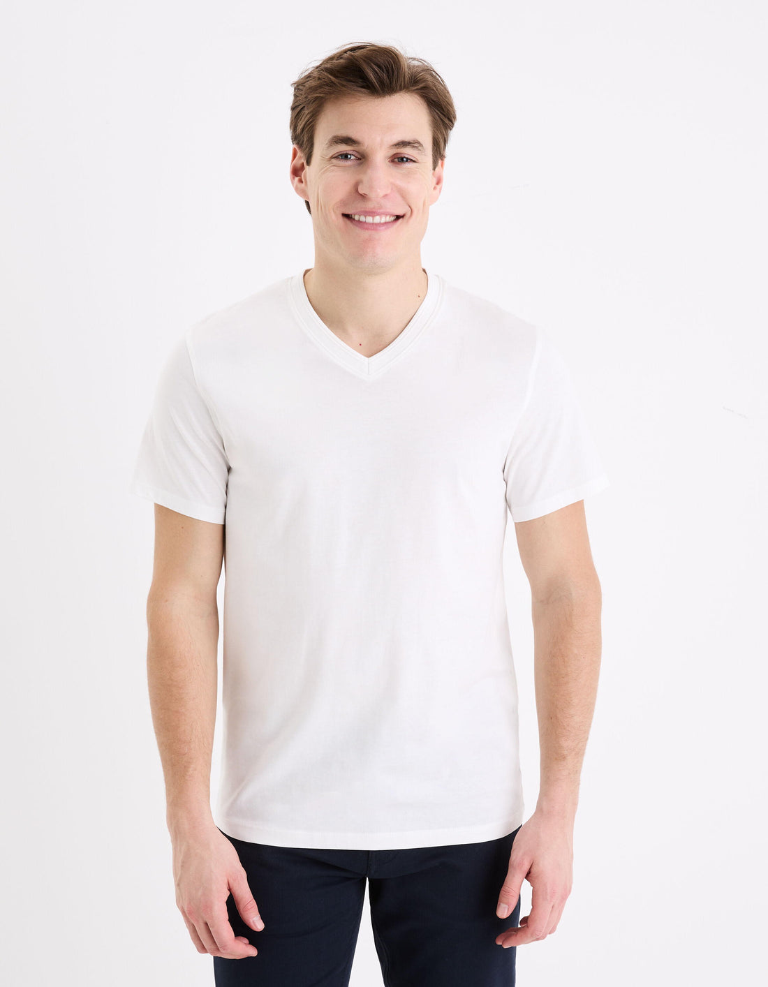Cotton V-Neck T-Shirt_GENFILE_ECRU_03