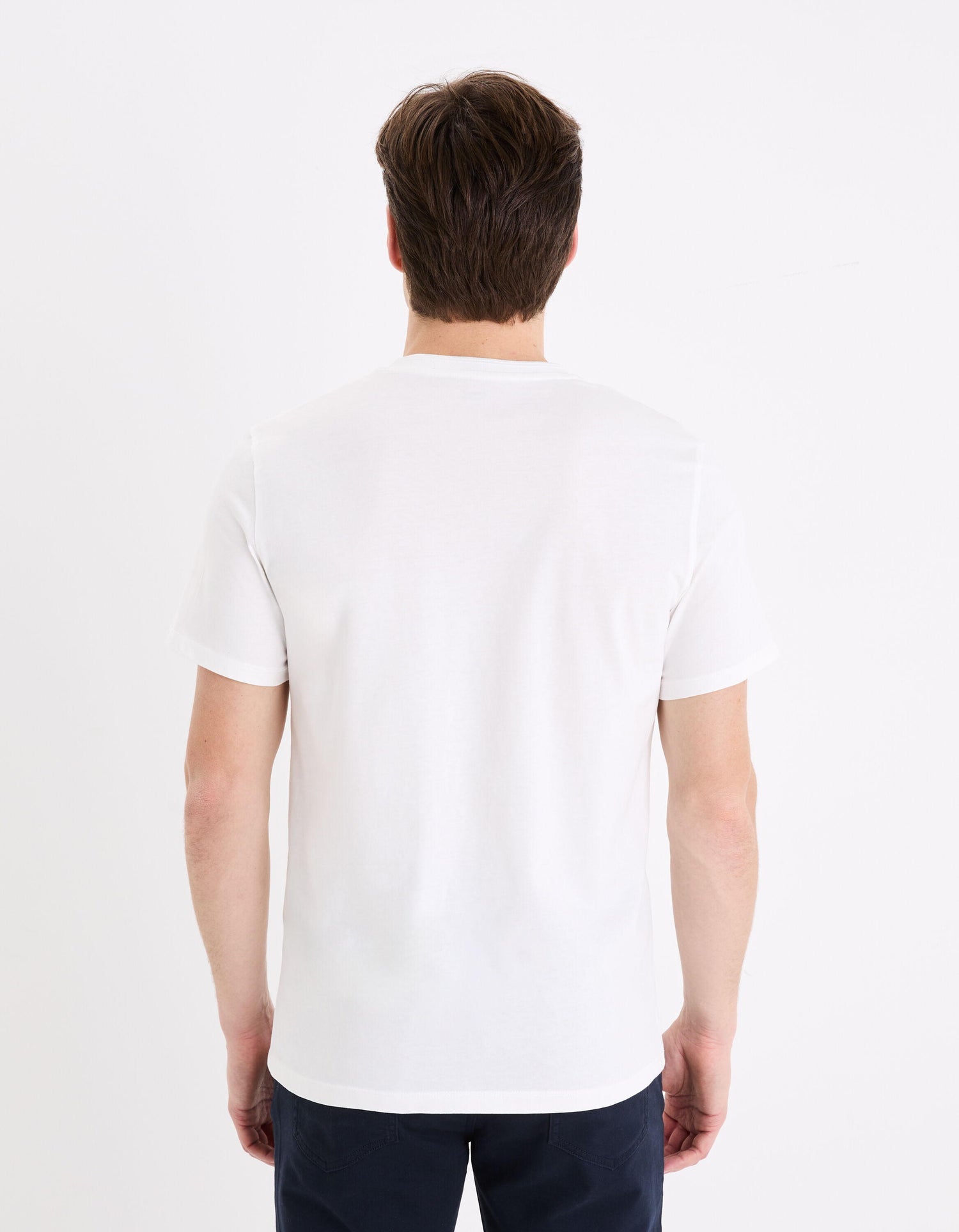 Cotton V-Neck T-Shirt_GENFILE_ECRU_04
