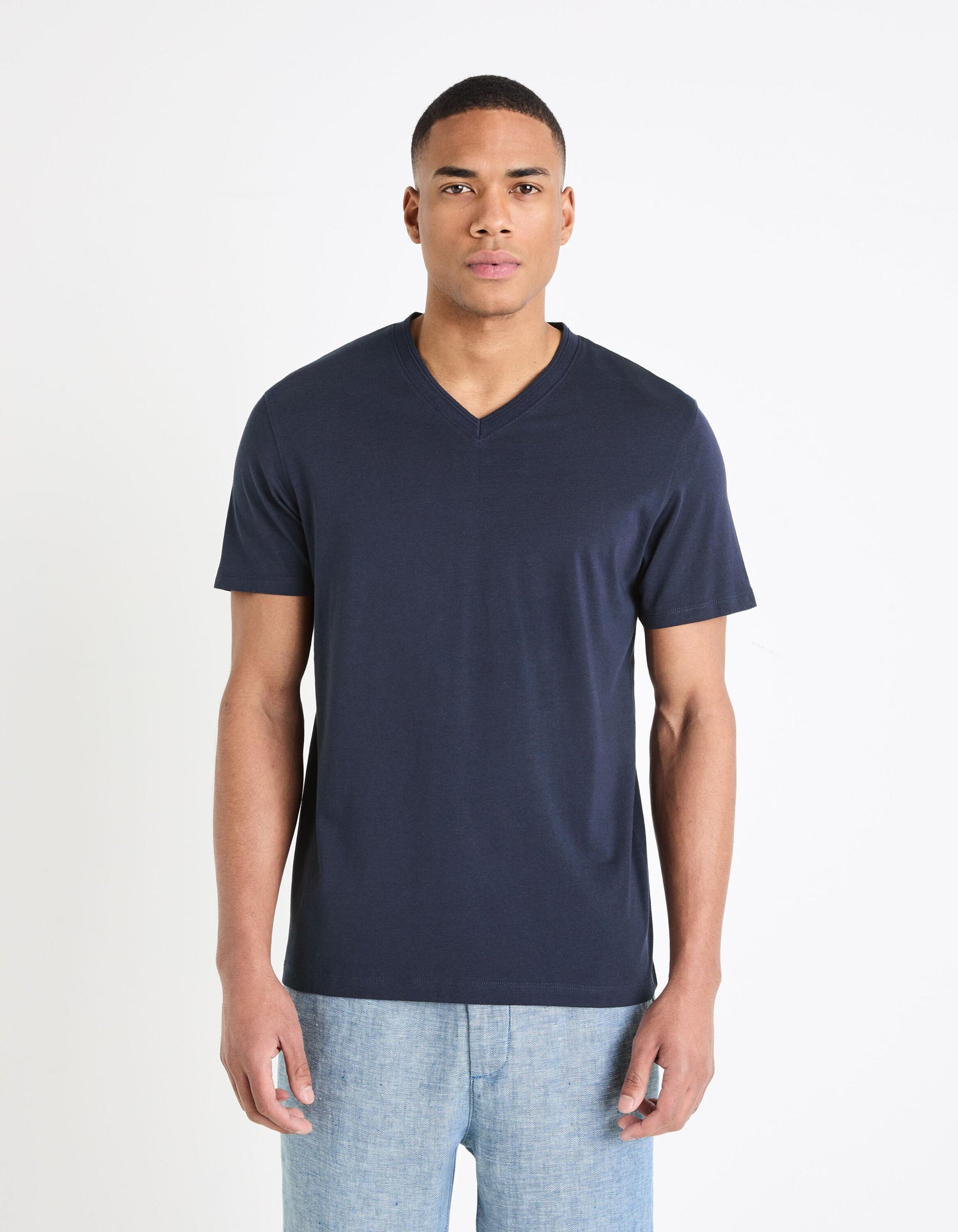 Cotton V-Neck T-Shirt_GENFILE_NAVY_03
