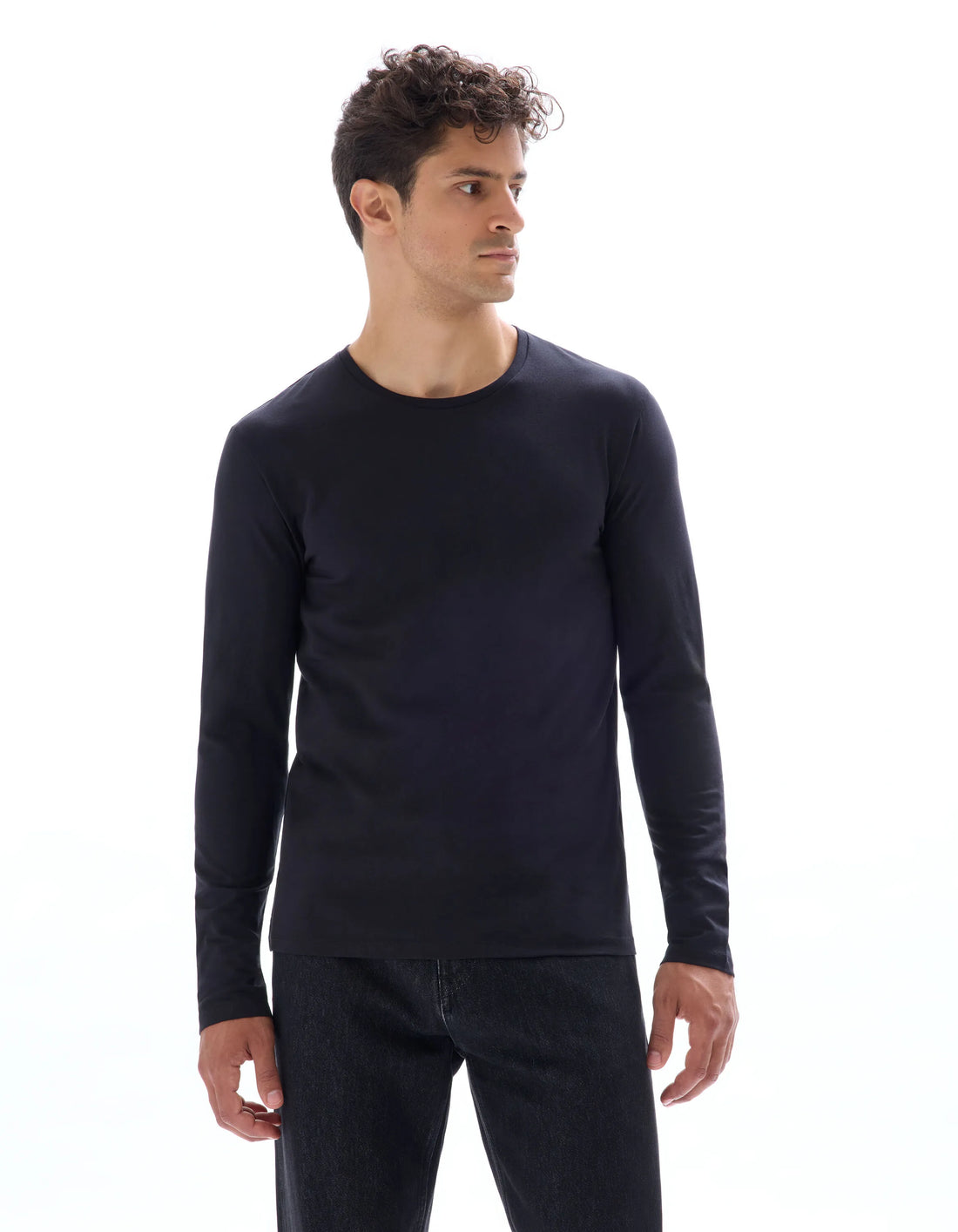 Celio_Black_Long-Sleeved Round Neck T-Shirt_GEUNIML_BLACK_01