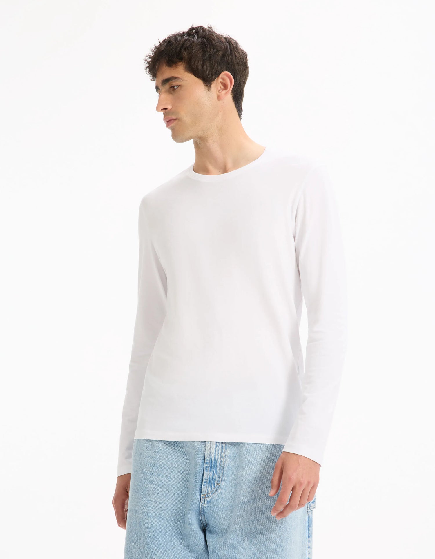 Celio_Optical White_Long-Sleeved Round Neck T-Shirt_GEUNIML_OPTICAL WHITE_01