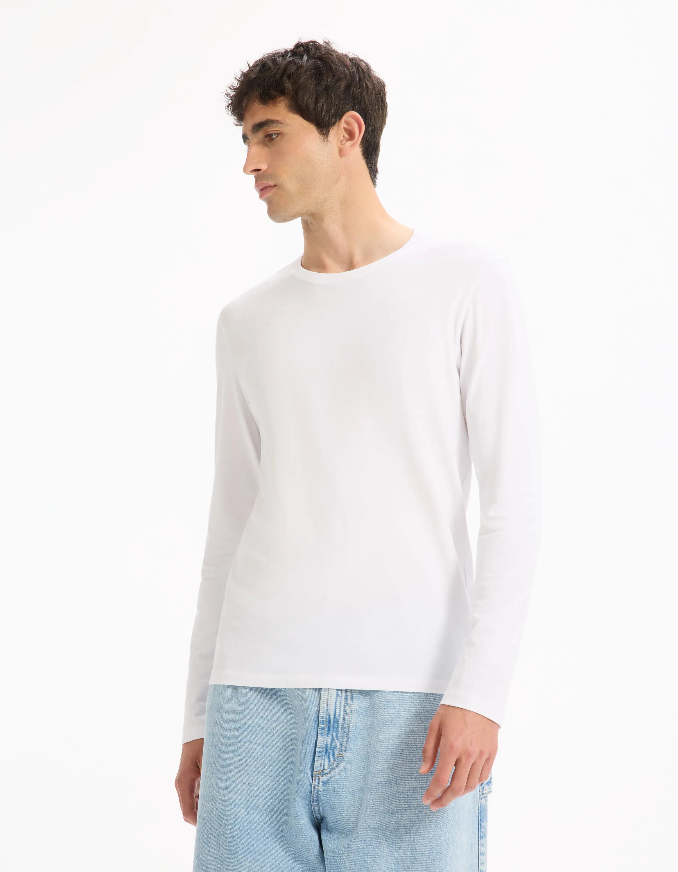 Celio_Optical White_Long-Sleeved Round Neck T-Shirt_GEUNIML_OPTICAL WHITE_01