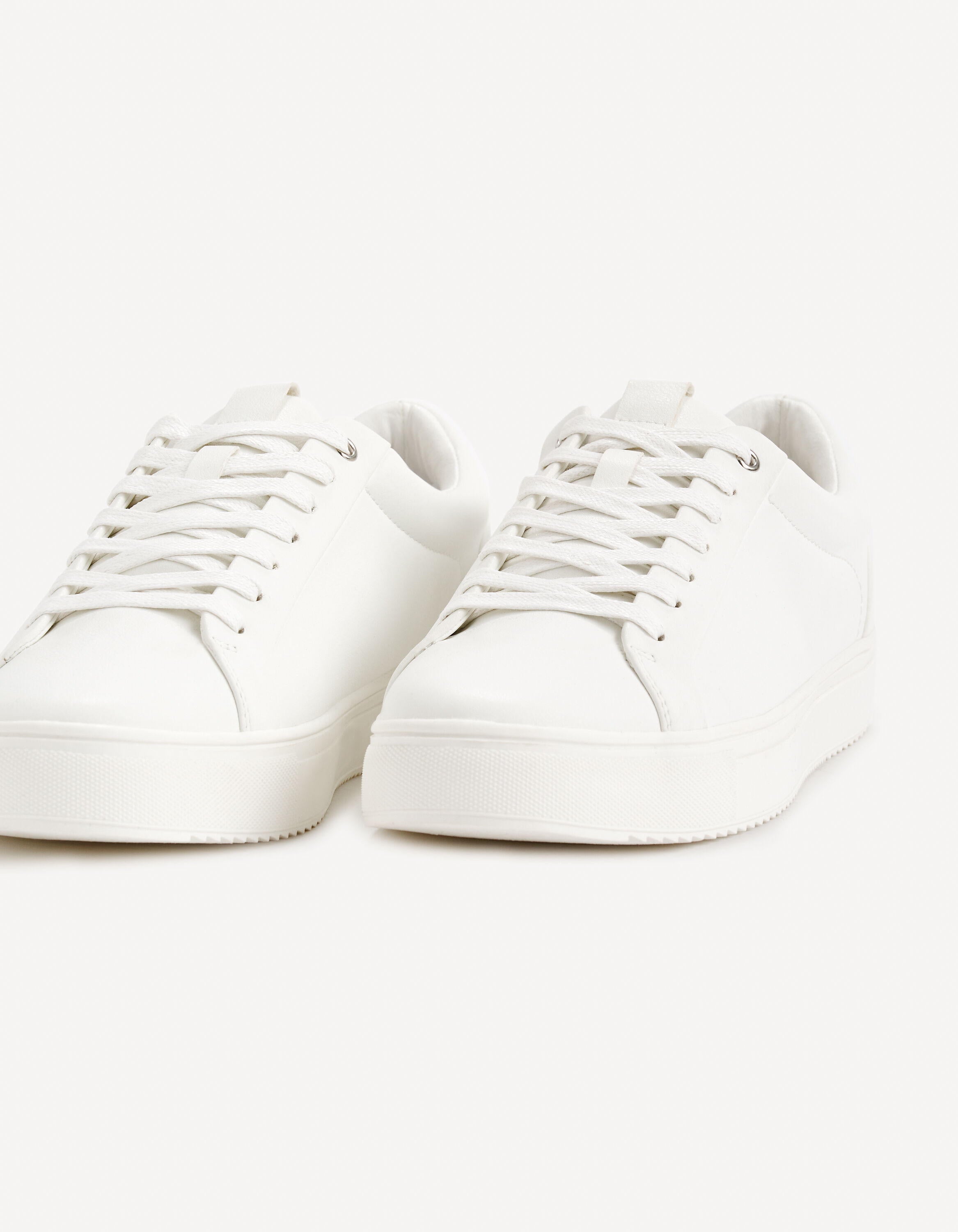 Low-Top Sneakers - White_03