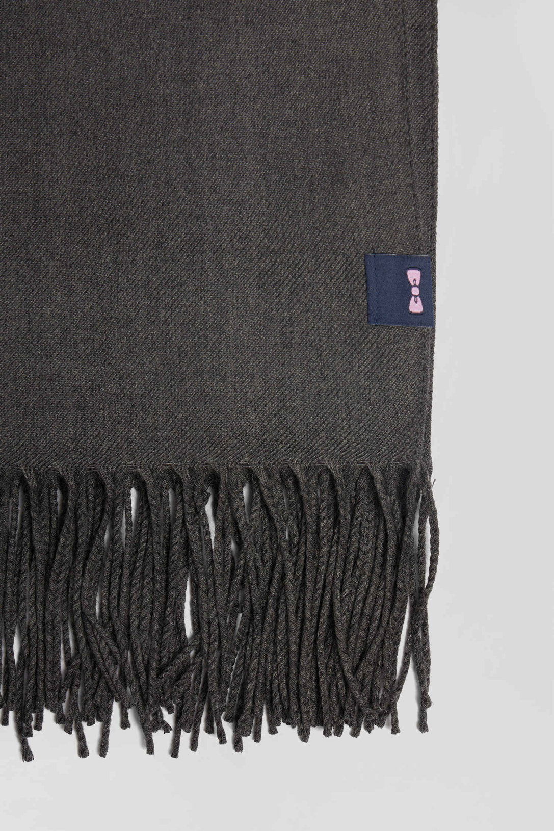 Anthracite Grey Fringed Plain Scarf_04