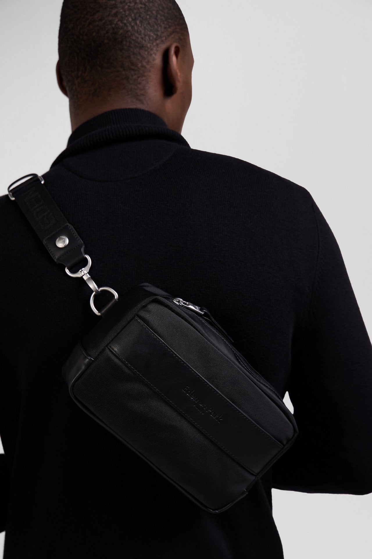 Black Waist Bag_01