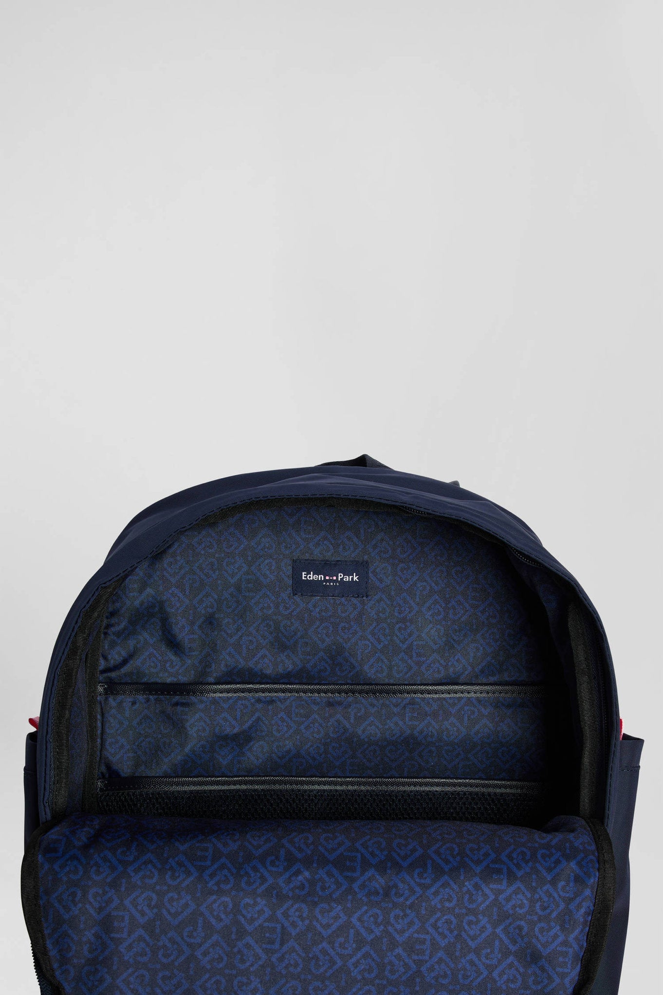 Plain Navy Blue Backpack With Eden Park Lettering_03