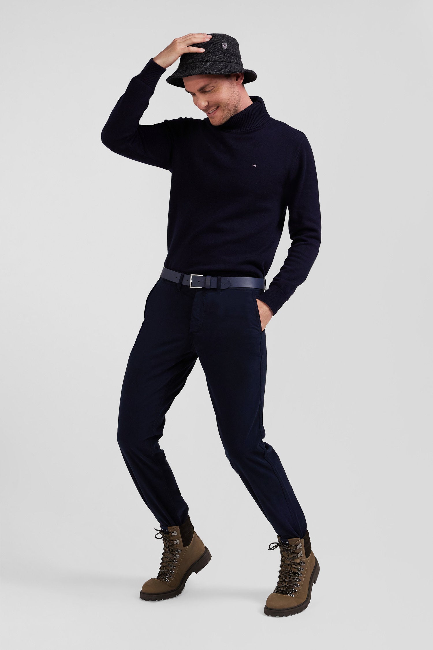 Regular Navy Blue Chino Trousers In Stretch Cotton Gabardine_04