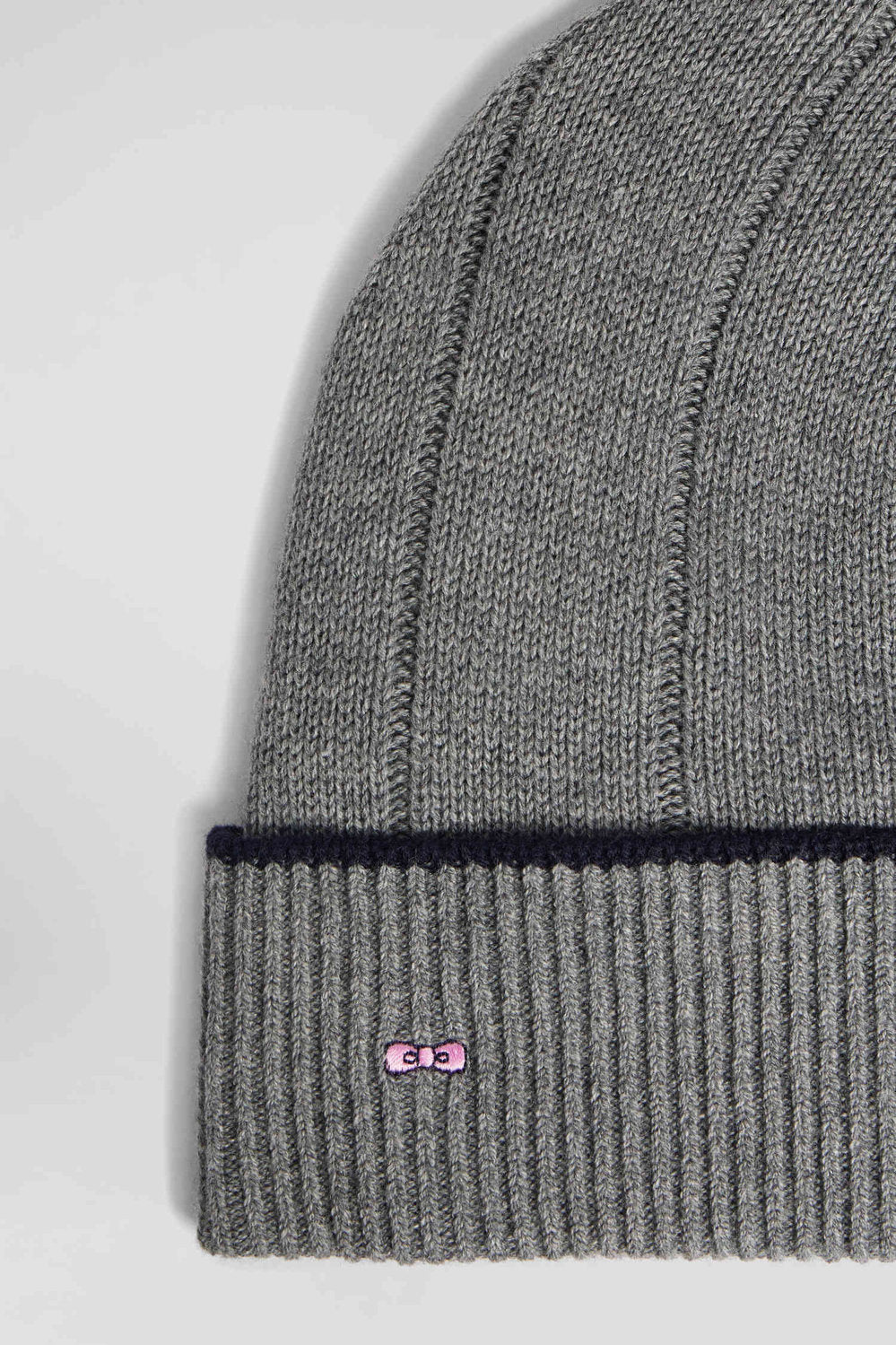 Cotton And Cashmere Beanie With Contrasting Trim_03