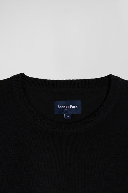 Regular Black Merino Wool V-Neck Jumper_06