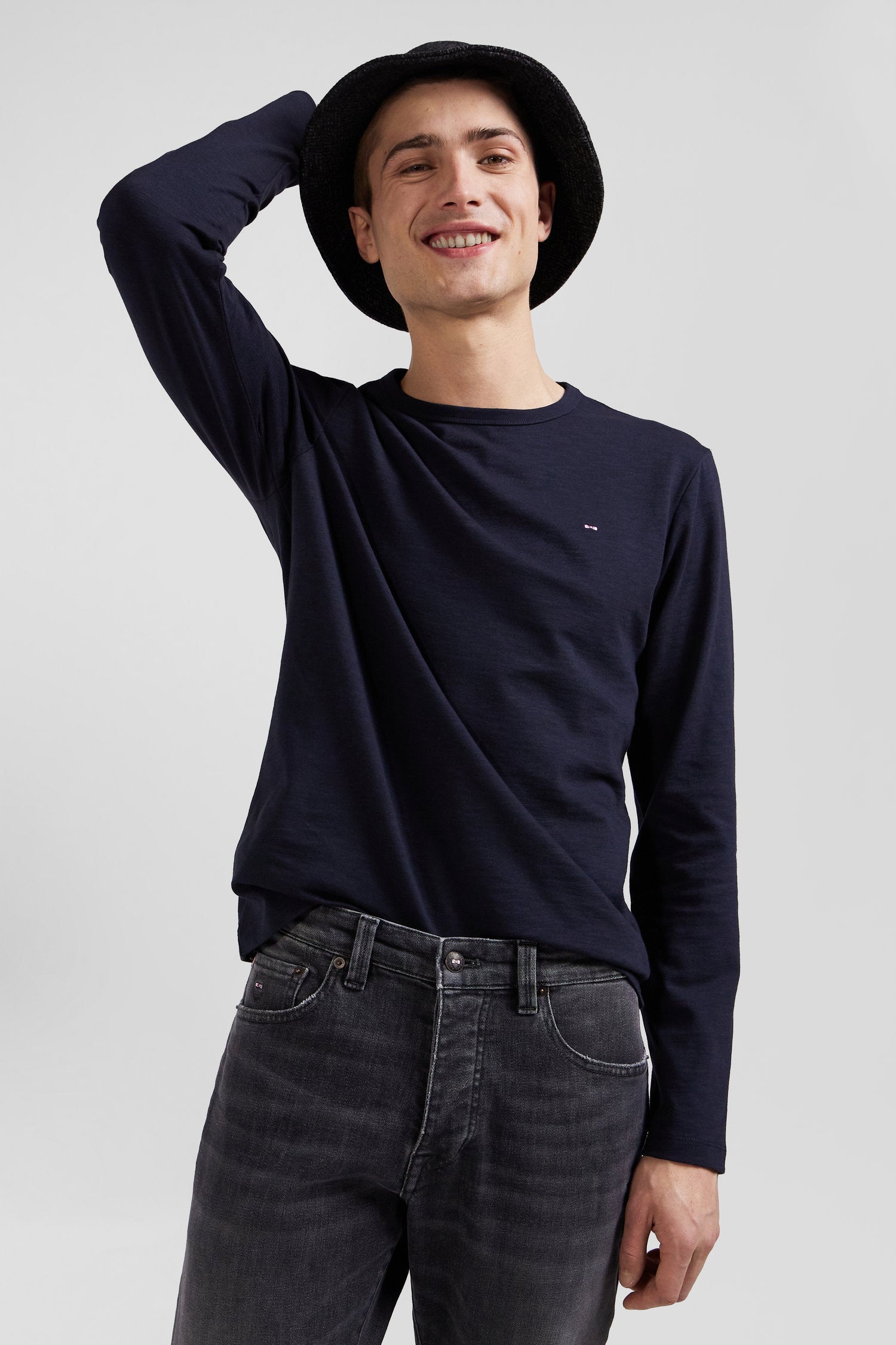 Slim Navy Blue Long-Sleeved Cotton T-Shirt_01