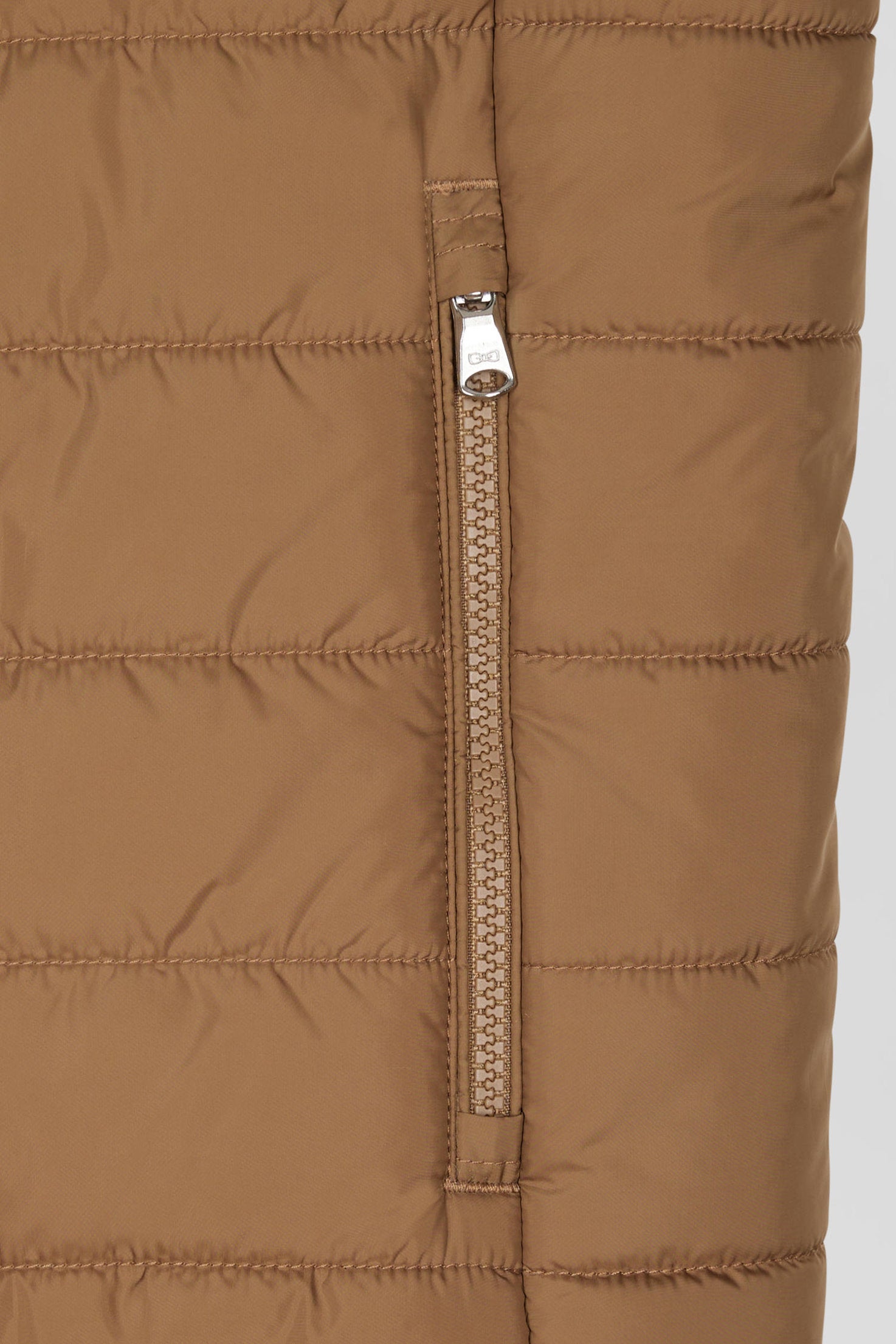 Camel Quilted Sleeveless High Collar Down Vest_07