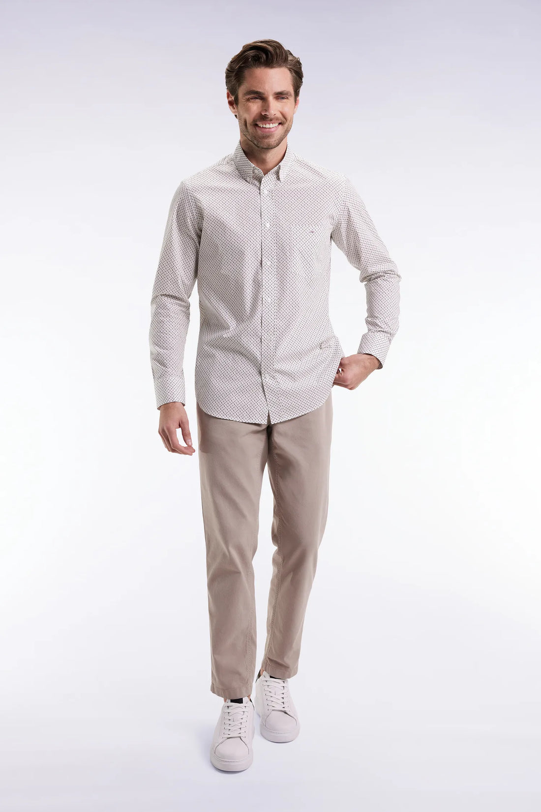 Eden Park_Beige_Wrinkle-Free Chinos in Light Beige Stretch Cotton_H25BAS0C0002_BEM25_01