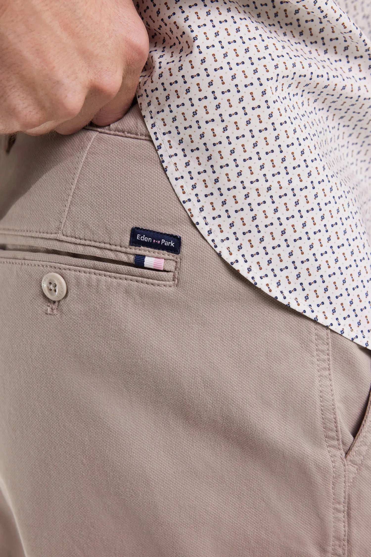 Eden Park_Beige_Wrinkle-Free Chinos in Light Beige Stretch Cotton_H25BAS0C0002_BEM25_03