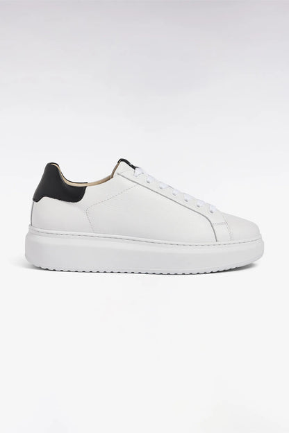 Eden Park_0_White and Navy Pebbled Leather Low-Top Sneakers_H25CHSTE0004_BC_01