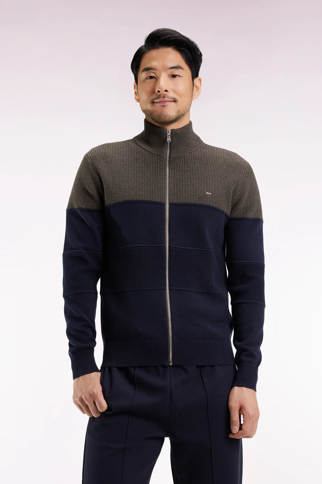 Eden Park_Multi-Color_Two-Tone Navy and Brown Zipped Cotton Cardigan with a Straight Cut_H25MAICA0012_BLF_01