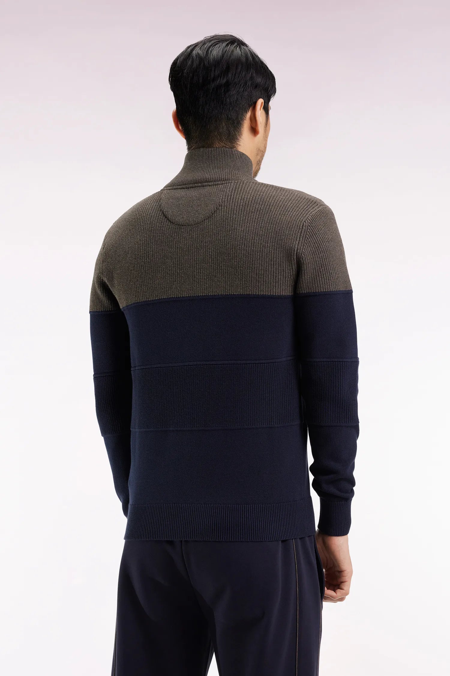 Eden Park_Multi-Color_Two-Tone Navy and Brown Zipped Cotton Cardigan with a Straight Cut_H25MAICA0012_BLF_05