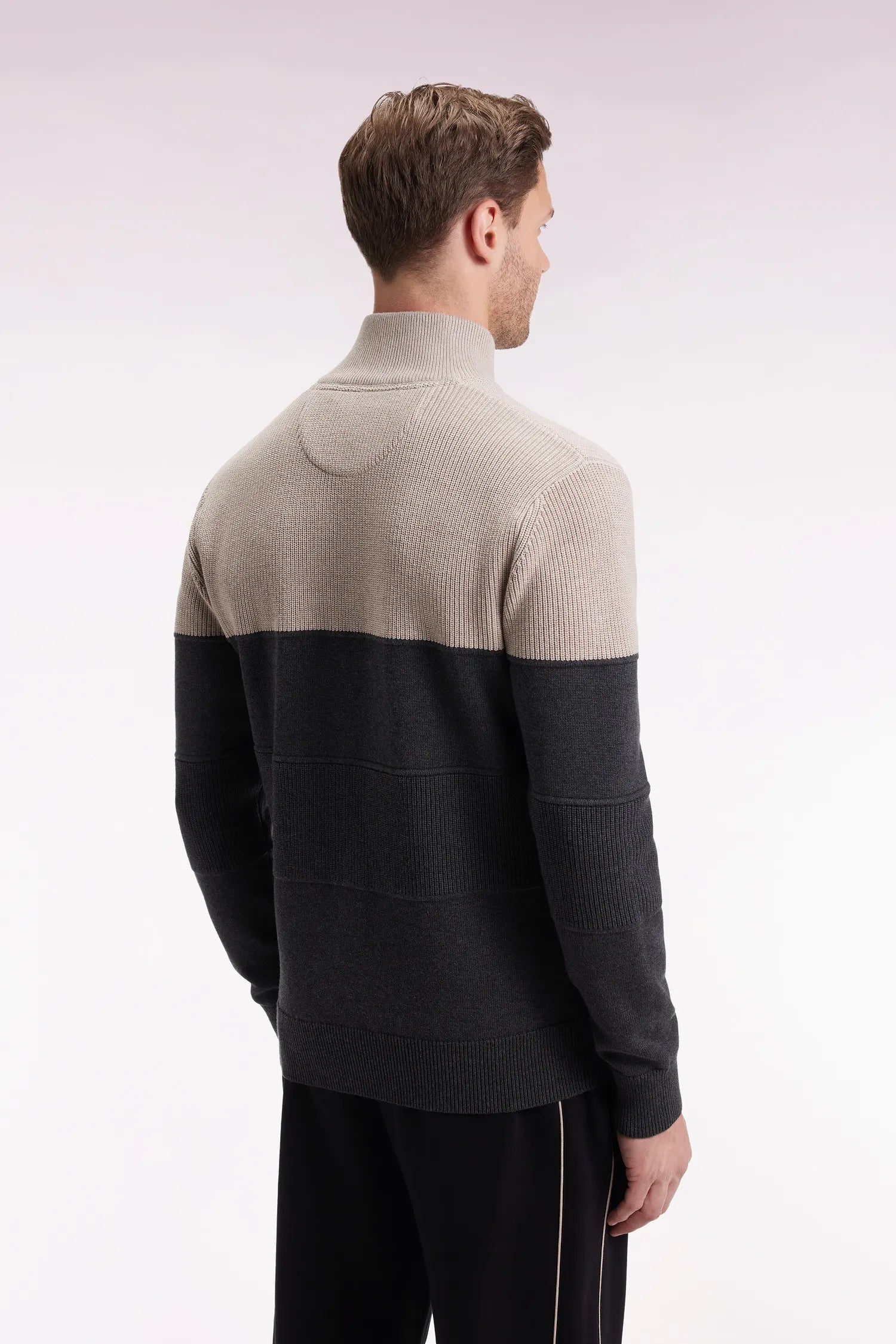 Eden Park_Multi-Color_Two-Tone Beige and Grey Zip-Up Cotton Cardigan with a Straight Cut_H25MAICA0012_GRF11_05