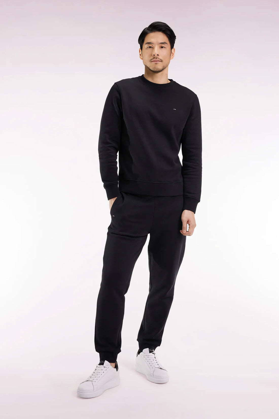 Eden Park_Black_Black Brushed Fleece Joggers with Straight Cut_H25MAIJO0002_NO_01
