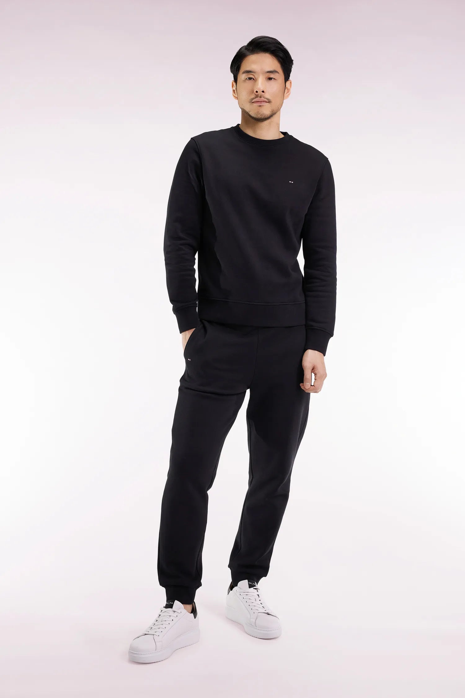 Eden Park_Black_Black Brushed Fleece Joggers with Straight Cut_H25MAIJO0002_NO_01