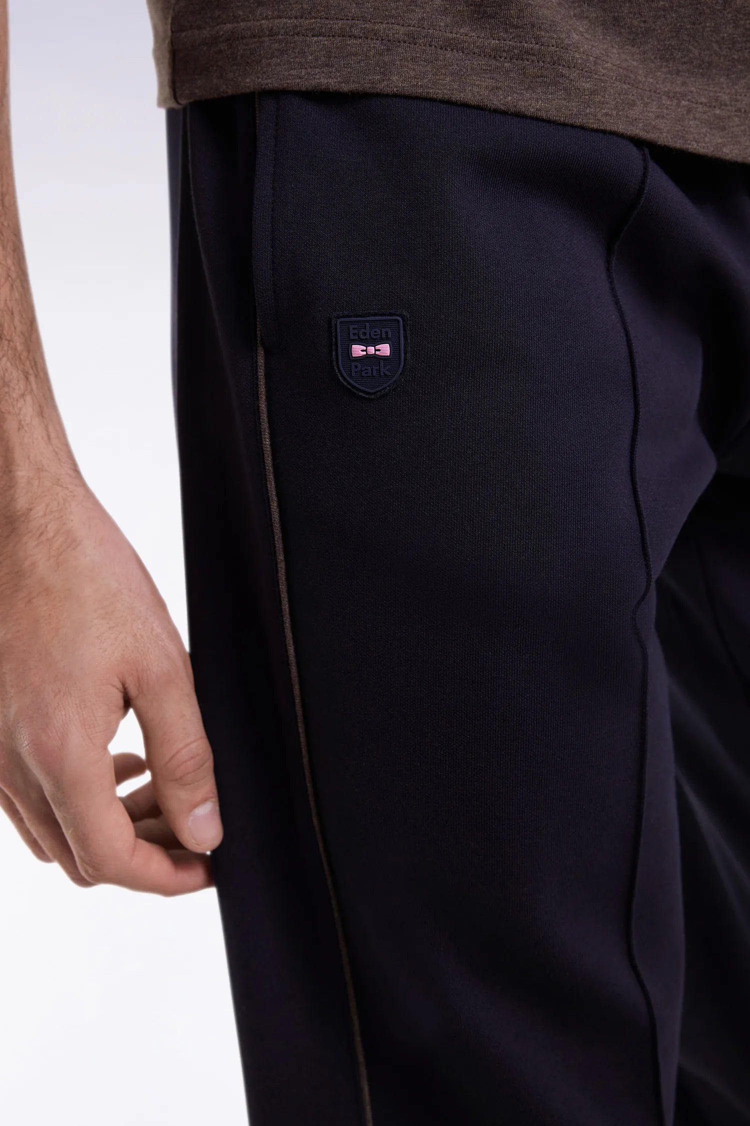 Eden Park_Blue_Navy Brushed Fleece Joggers with Piping and Straight Cut Front Pleats_H25MAIJO0013_BLF_03