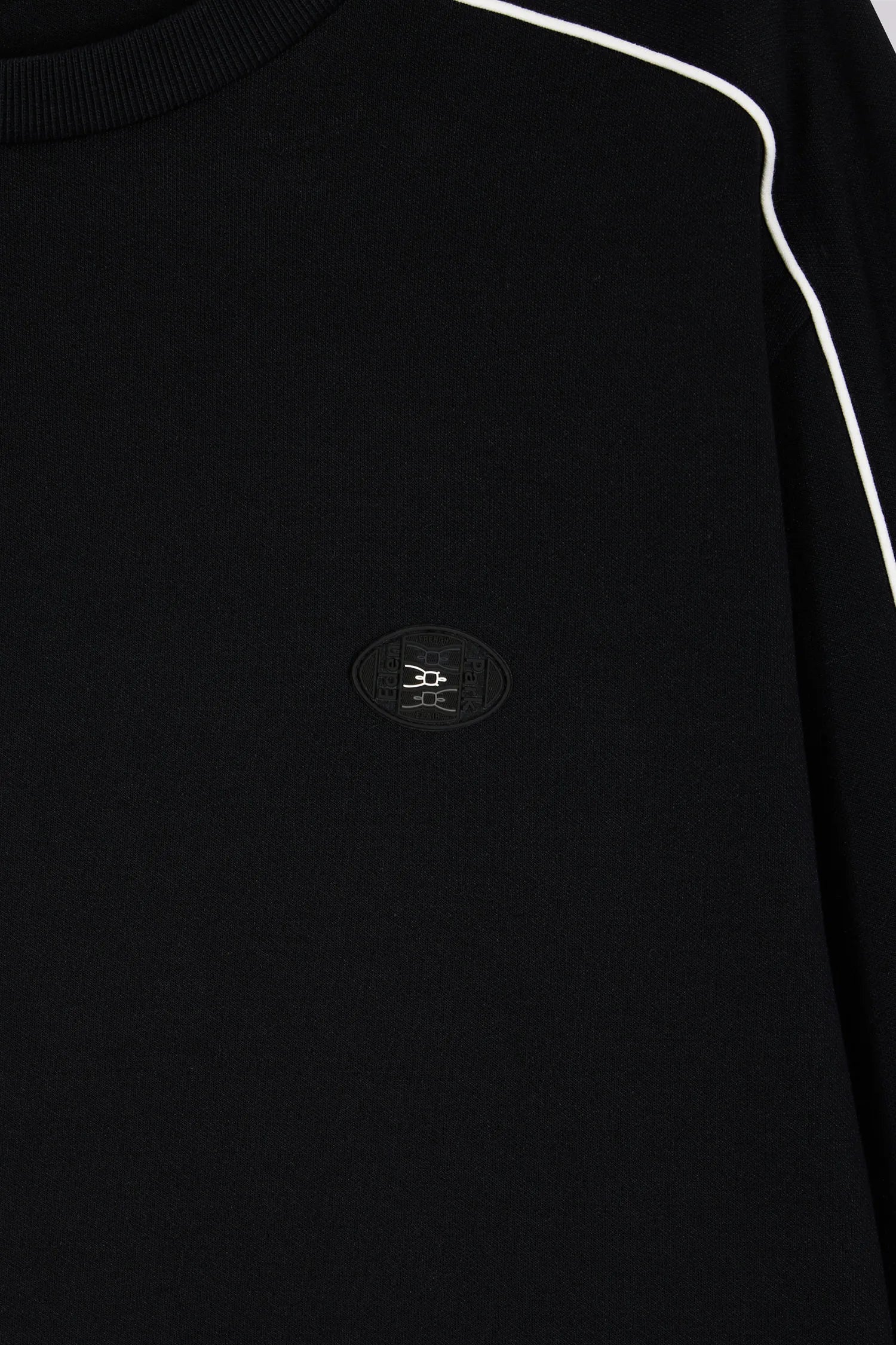 Eden Park_Black_Black Fleece Sweatshirt with Colorful Piping_H25MAISW0009_NO_06