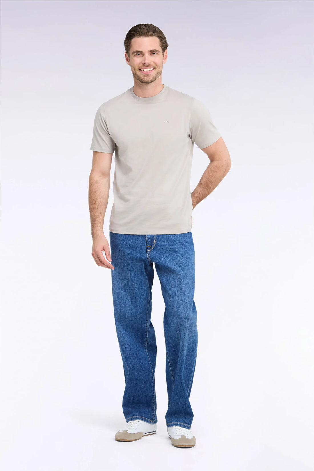 Eden Park  Men Stone Bleach Stretch Denim Jeans with a Regular Fit SKU: H26BAS5P0004_BLF3 Image 01