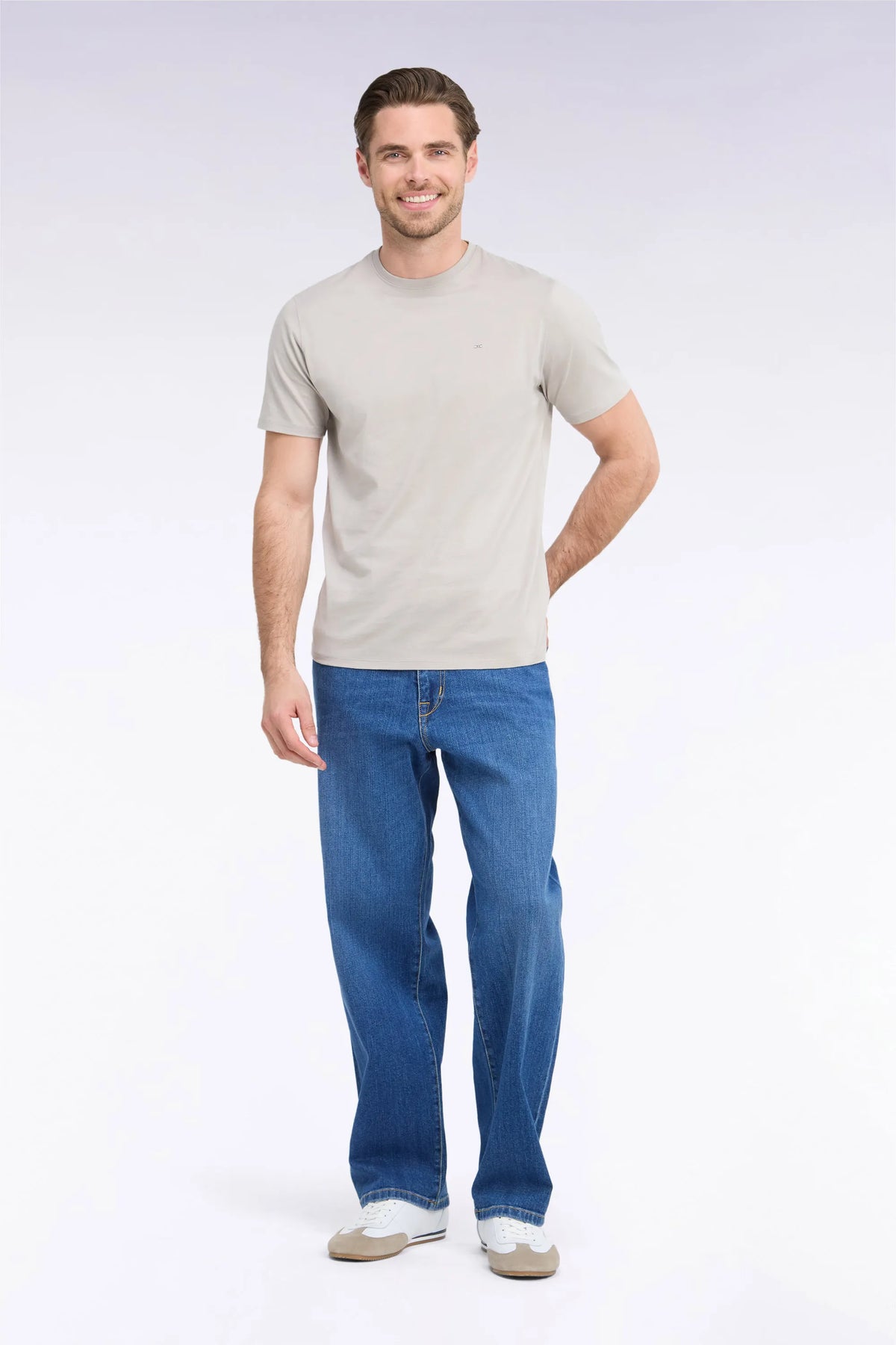 Eden Park  Men Stone Bleach Stretch Denim Jeans with a Regular Fit SKU: H26BAS5P0004_BLF3 Image 01
