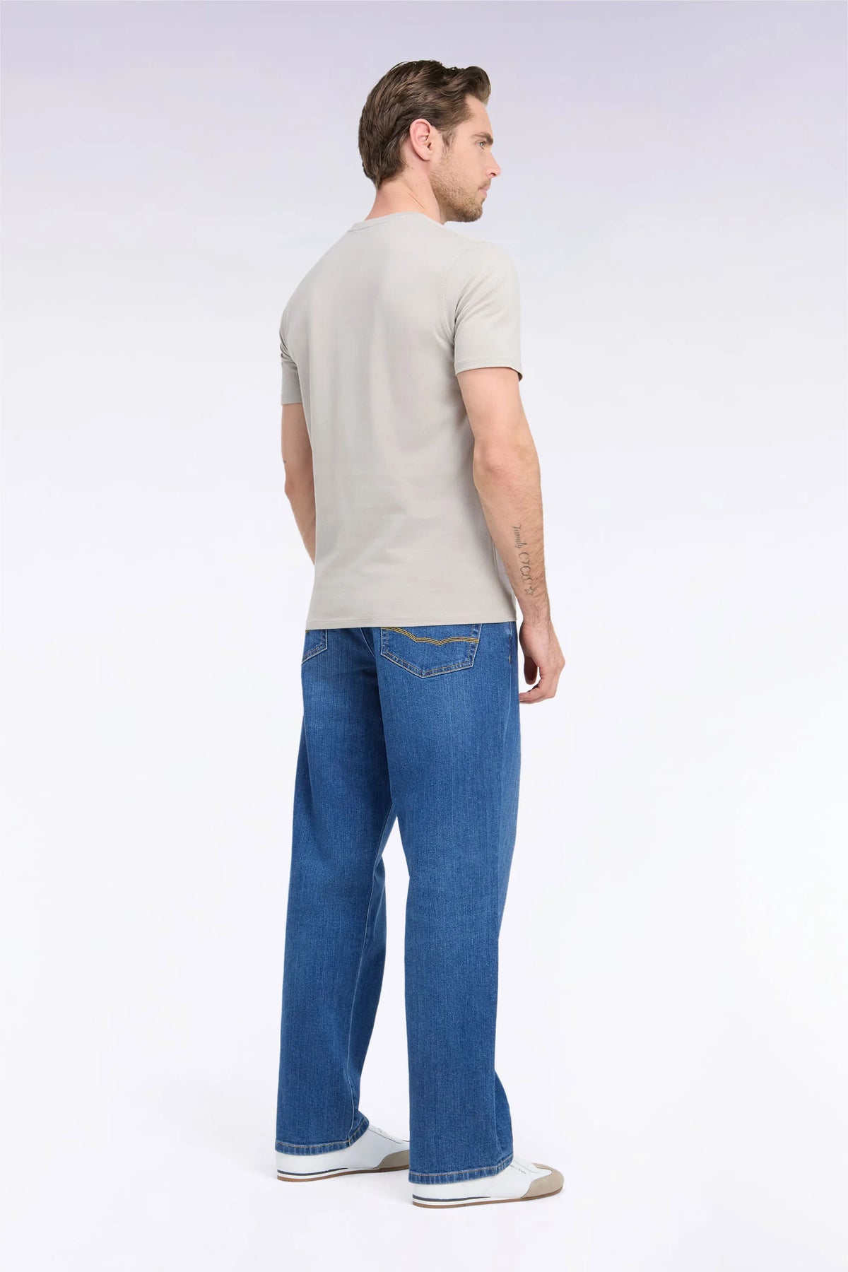 Eden Park  Men Stone Bleach Stretch Denim Jeans with a Regular Fit SKU: H26BAS5P0004_BLF3 Image 04
