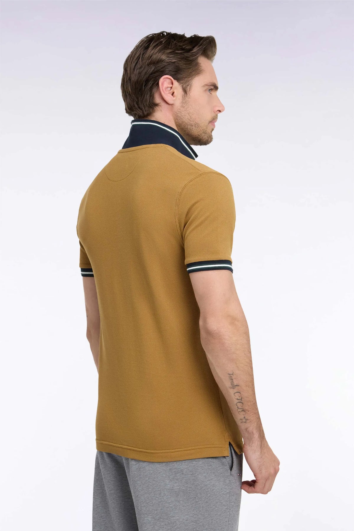 Eden Park  Men Short-Sleeved Polo Shirt in Camel Combed Cotton PiquŽ with Straight-Cut Patch SKU: H26MAIPC0035_MAM40 Image 04
