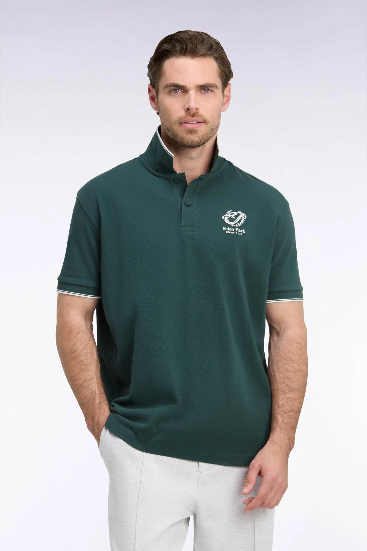 Eden Park  Men Short-Sleeved Polo Shirt in Green Cotton with Straight-Cut Patch SKU: H26MAIPC0037_KAF9 Image 01