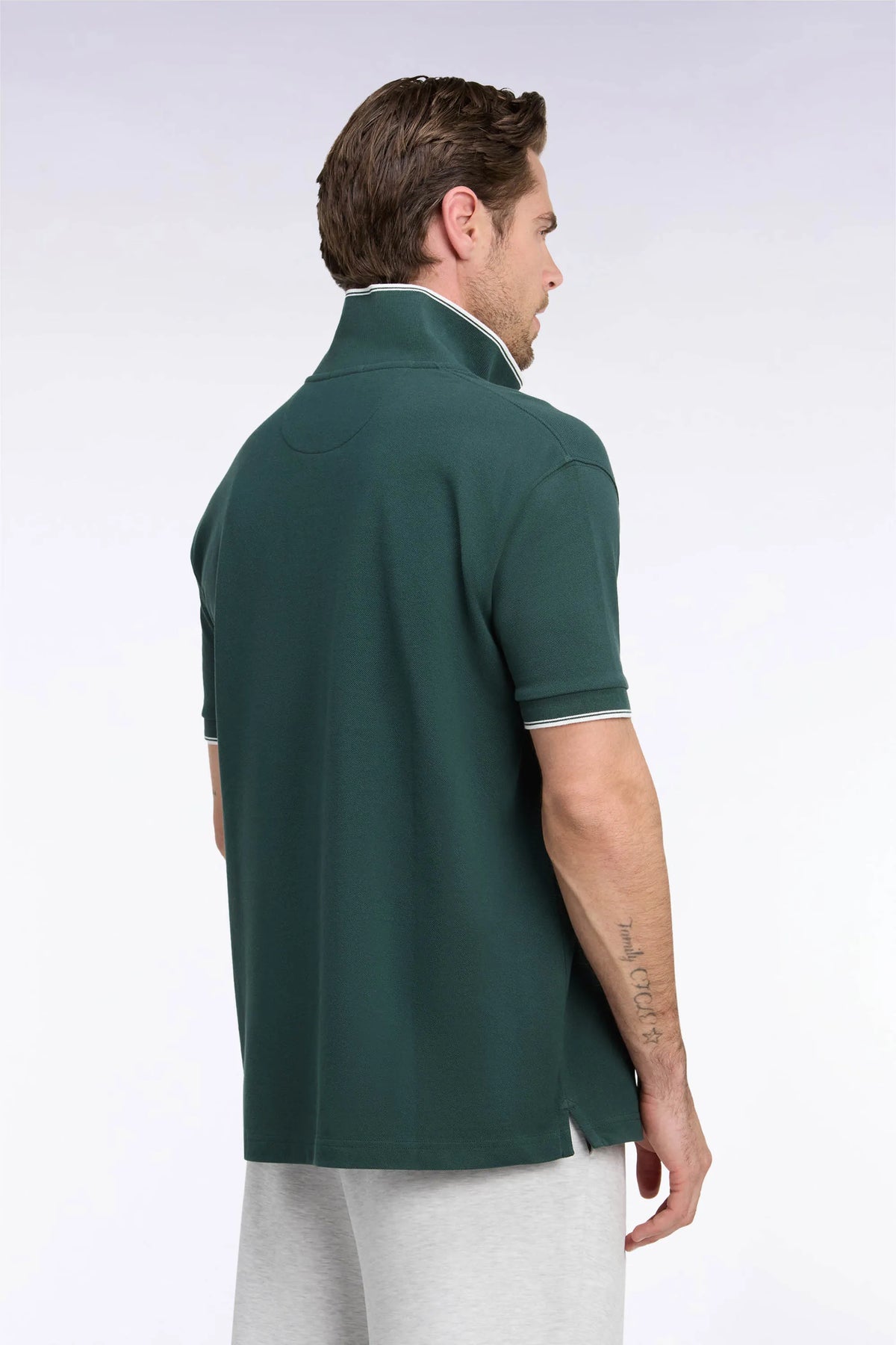 Eden Park  Men Short-Sleeved Polo Shirt in Green Cotton with Straight-Cut Patch SKU: H26MAIPC0037_KAF9 Image 04