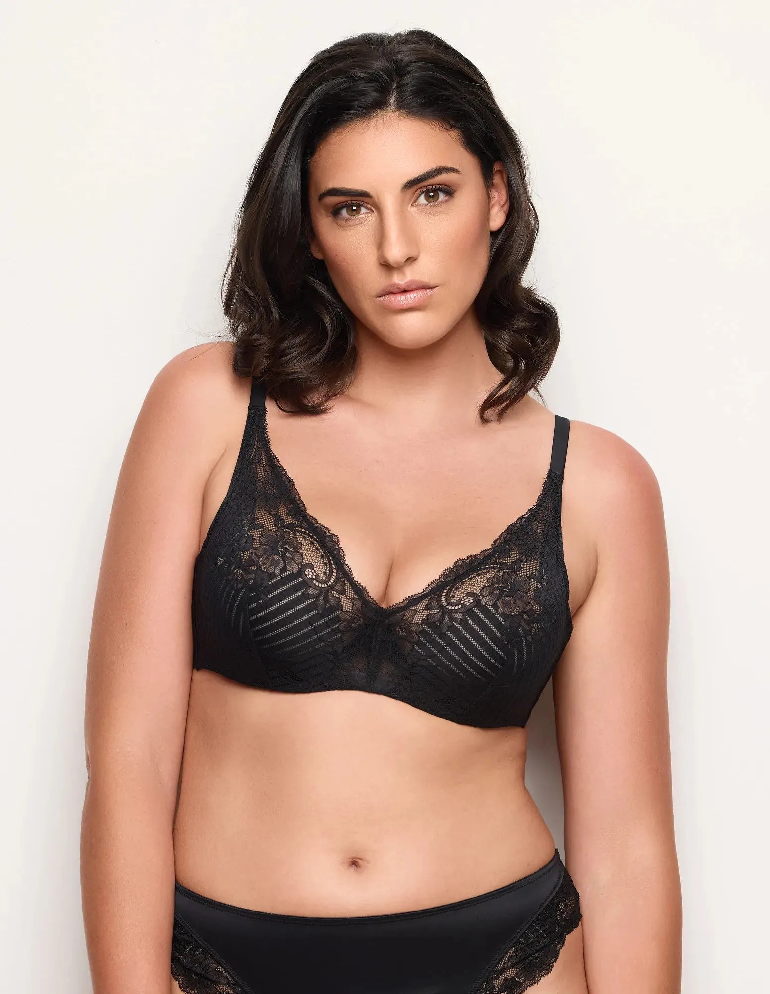 Yamamay_Black_Balconette Bra with Underwire in Different Cup Sizes Ð Malice_IBAD183007_072_01