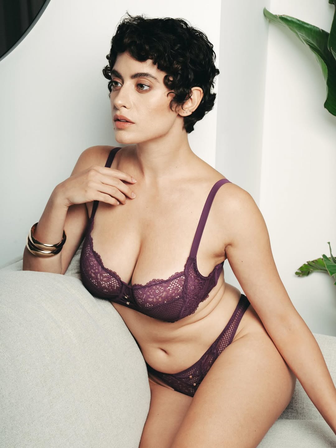 Yamamay_PLUM_Unlined Balconette Bra with Differentiated Cups and Underwire Ð Catchy_IBAD183016_084_08