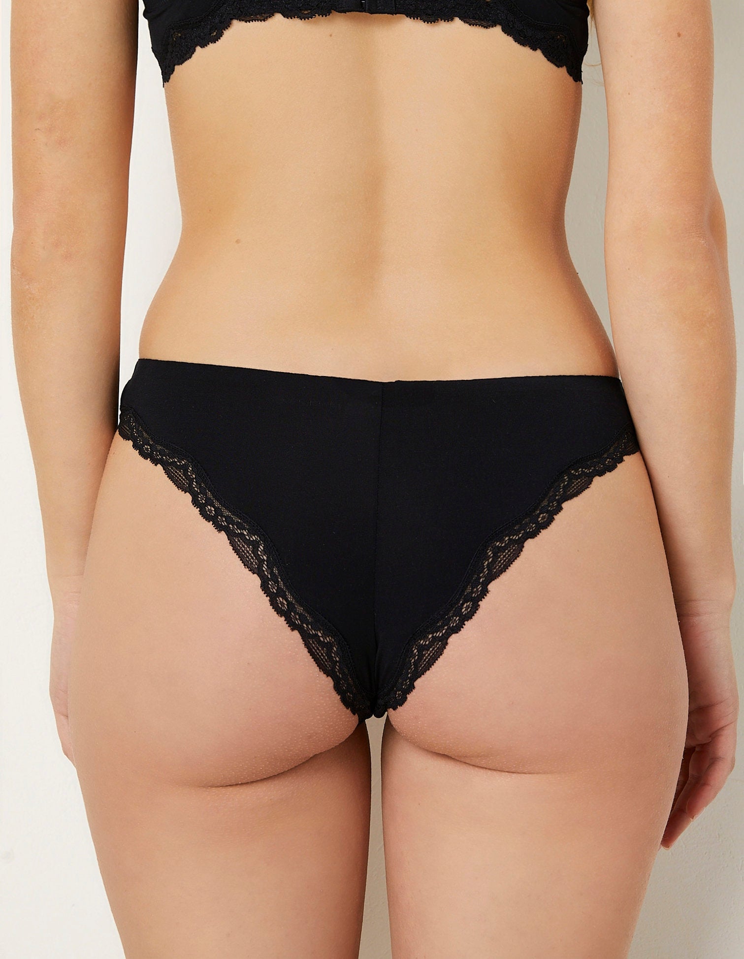 Yamamay_Modal &amp; Silk Brazilian Briefs_IBND181013_072_04