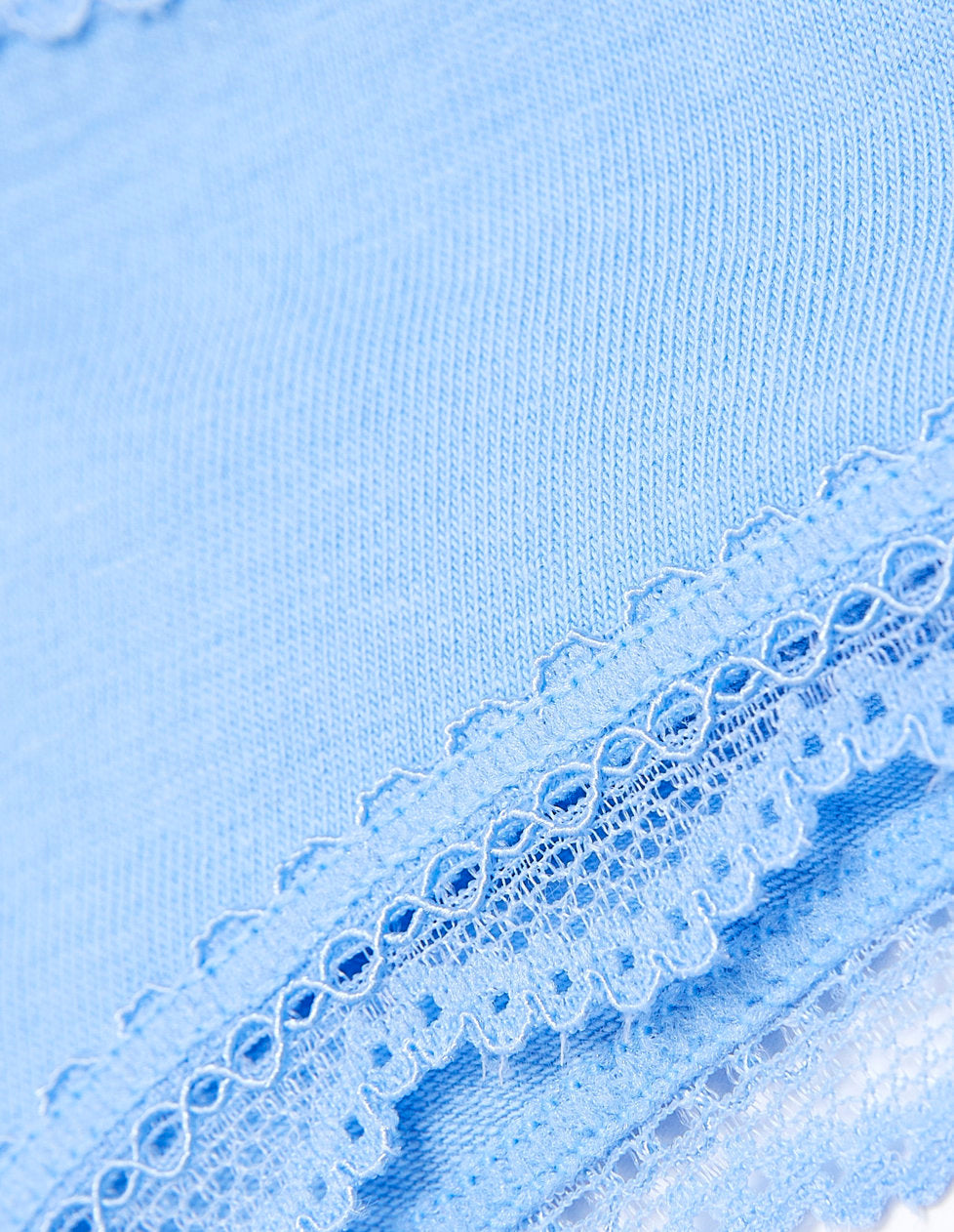 Yamamay_Vicky Solid Color Brazilian Briefs in Stretch Cotton with Lace Trim_IBND181028_056_05