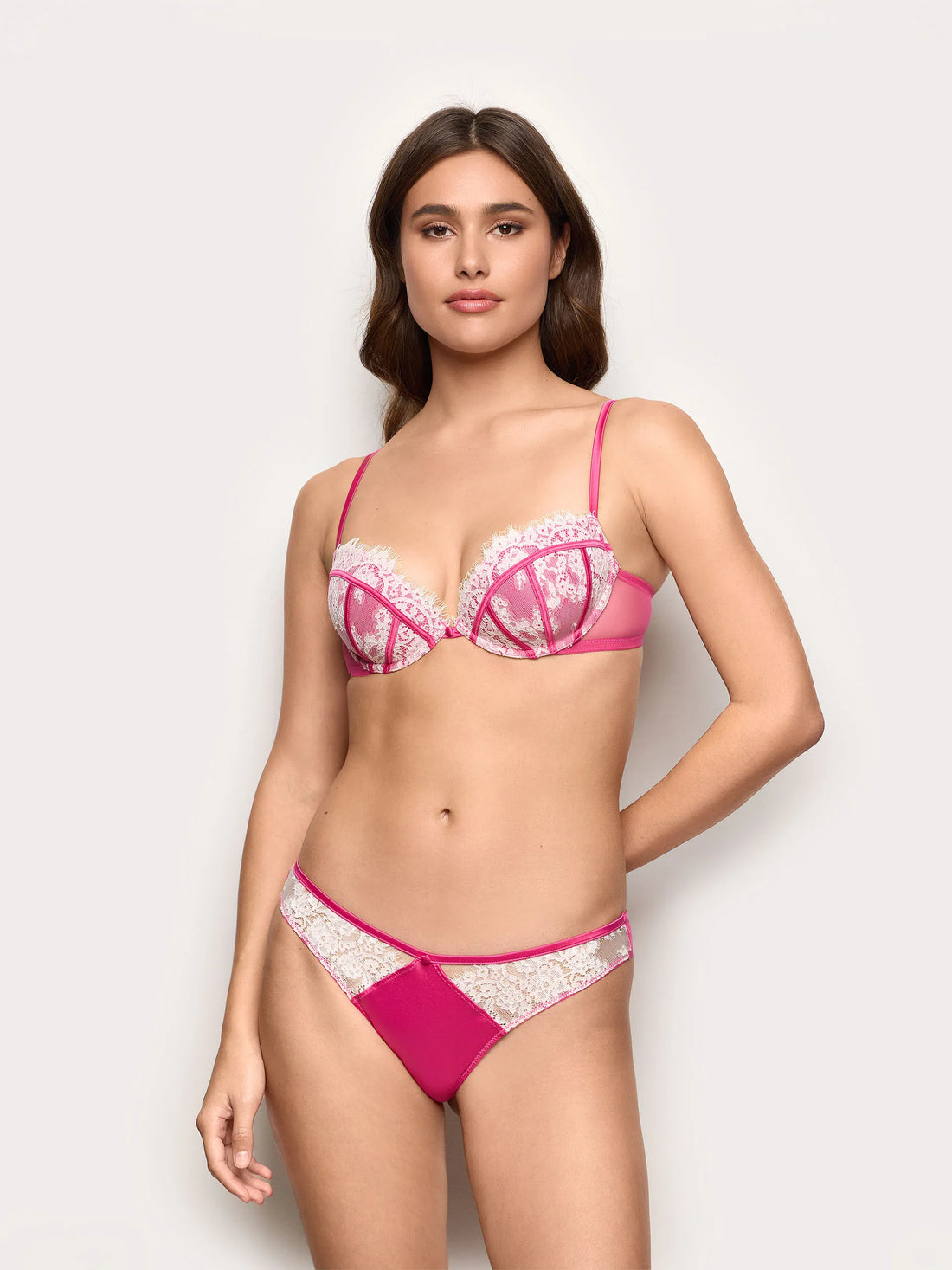 Yamamay_Fuchsia_Brazilian Briefs  Chantilly_IBND191001_040_01